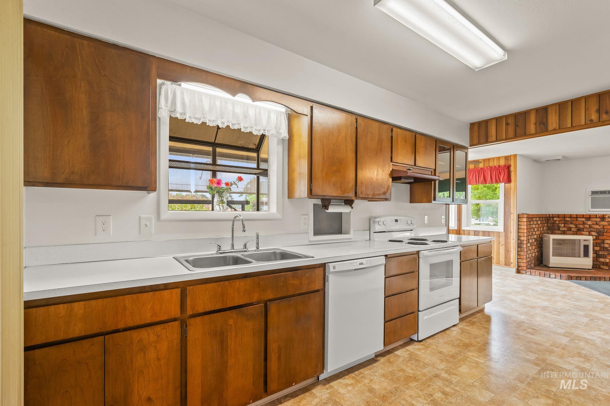1721 3rd Street, Lewiston, Idaho 83501, 2 Bedrooms, 1 Bathroom, Residential For Sale, Price $375,000,MLS 98992898