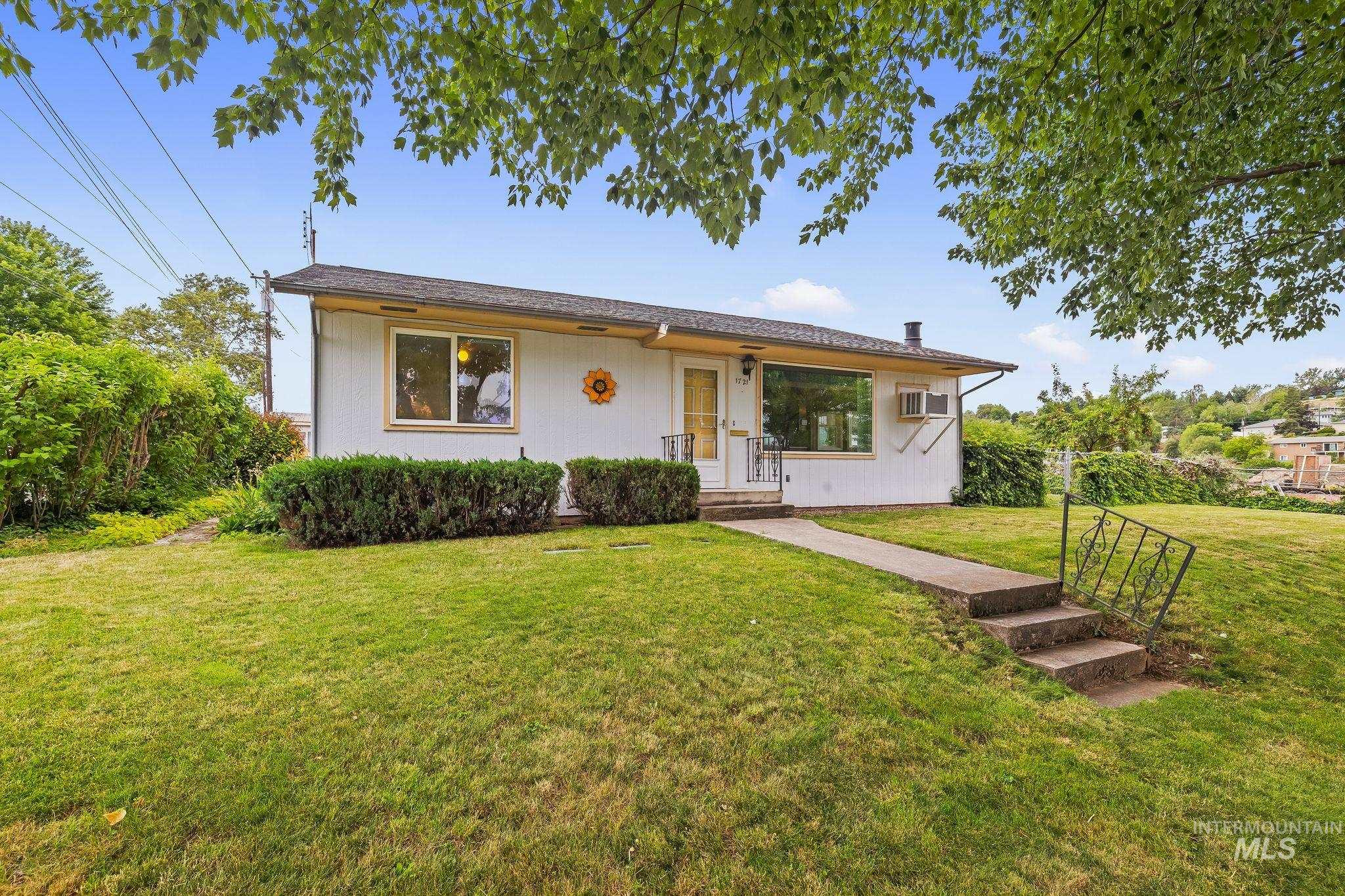 1721 3rd Street, Lewiston, Idaho 83501, 2 Bedrooms, 1 Bathroom, Residential For Sale, Price $375,000,MLS 98992898
