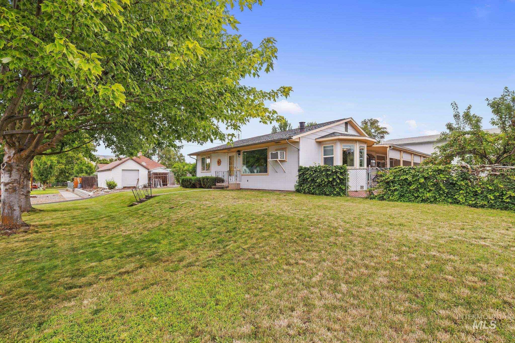 1721 3rd Street, Lewiston, Idaho 83501, 2 Bedrooms, 1 Bathroom, Residential For Sale, Price $375,000,MLS 98992898
