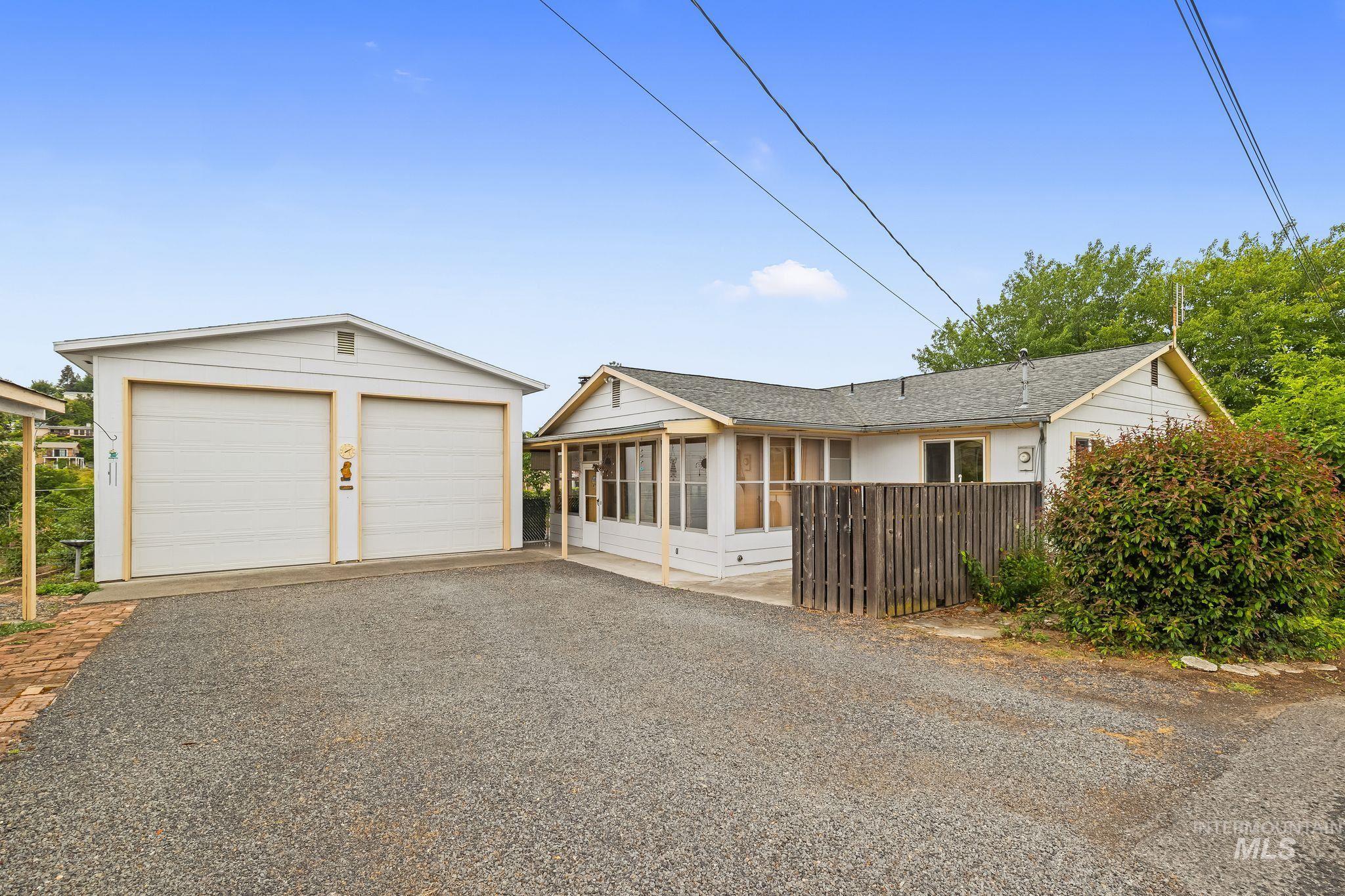 1721 3rd Street, Lewiston, Idaho 83501, 2 Bedrooms, 1 Bathroom, Residential For Sale, Price $375,000,MLS 98992898