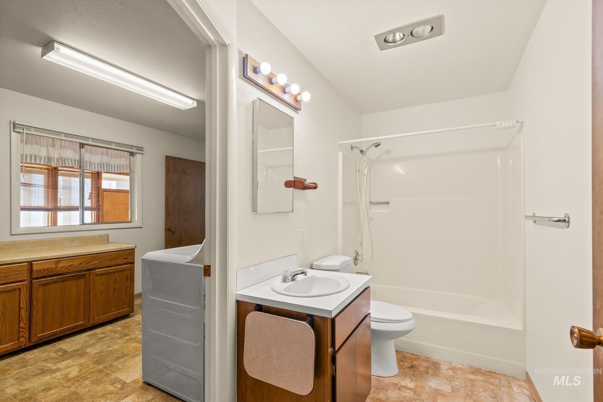1721 3rd Street, Lewiston, Idaho 83501, 2 Bedrooms, 1 Bathroom, Residential For Sale, Price $375,000,MLS 98992898