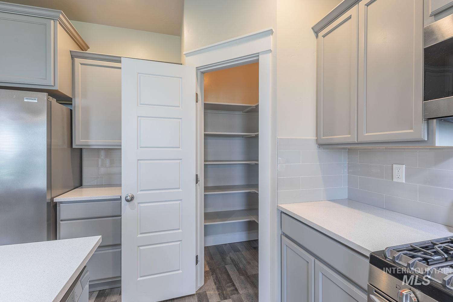 1023 N Chastain Ln, Eagle, Idaho 83616, 3 Bedrooms, 2 Bathrooms, Residential For Sale, Price $565,000, 98992901