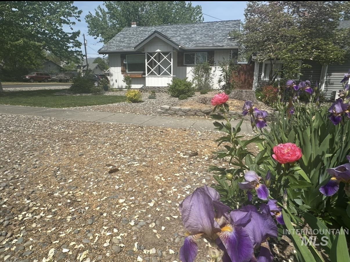 1503 10th Ave., Lewiston, Idaho 83501, 3 Bedrooms, 2.5 Bathrooms, Residential For Sale, Price $373,900, 98992907