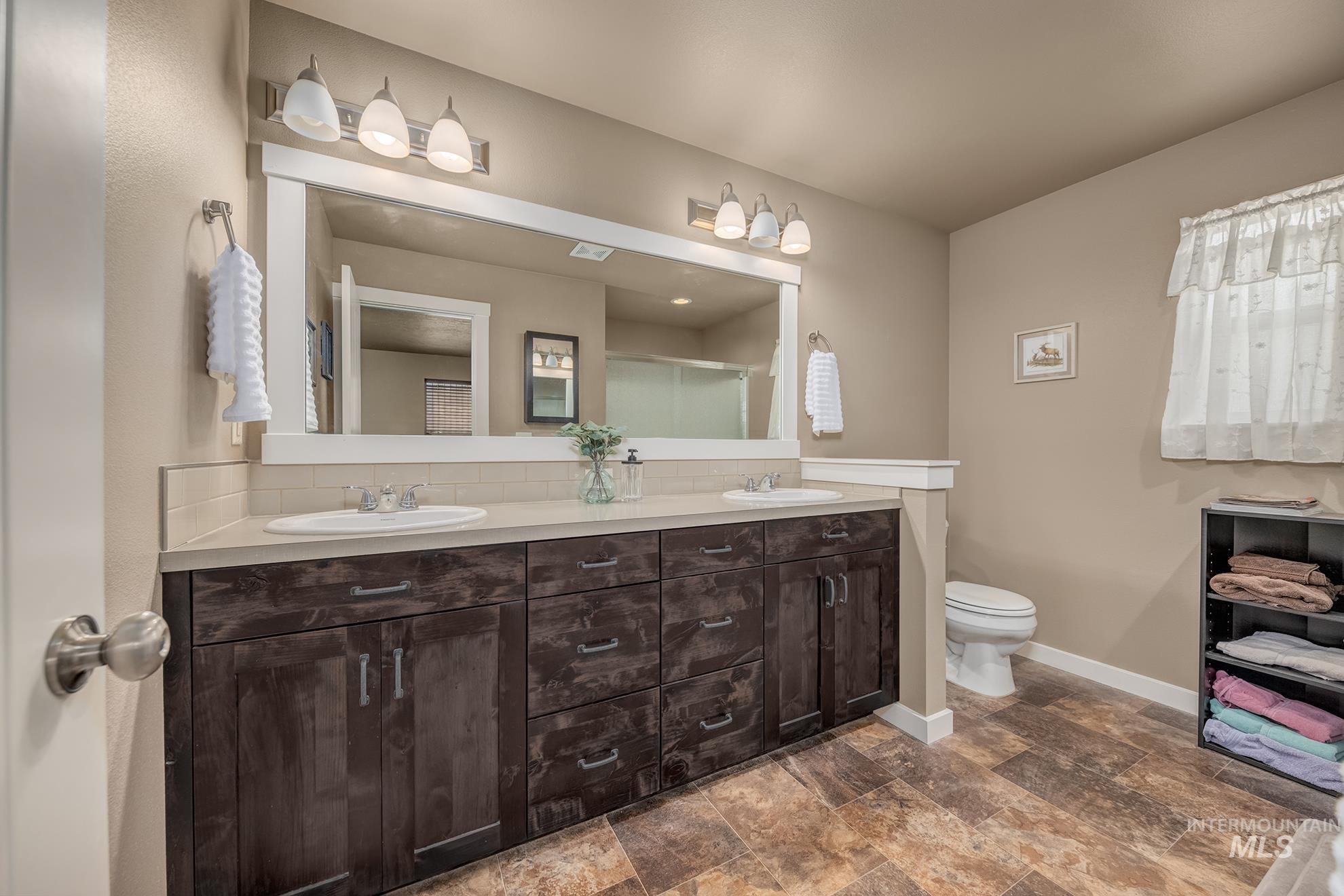 2310 Vista Ave, Payette, Idaho 83661, 3 Bedrooms, 2 Bathrooms, Residential For Sale, Price $375,000,MLS 98992934