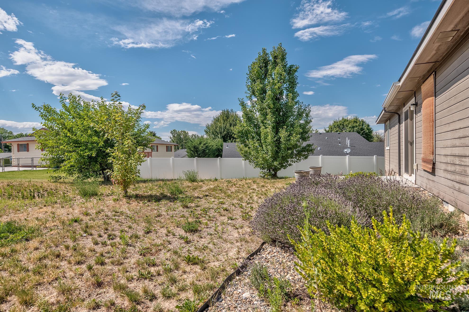 2310 Vista Ave, Payette, Idaho 83661, 3 Bedrooms, 2 Bathrooms, Residential For Sale, Price $375,000,MLS 98992934
