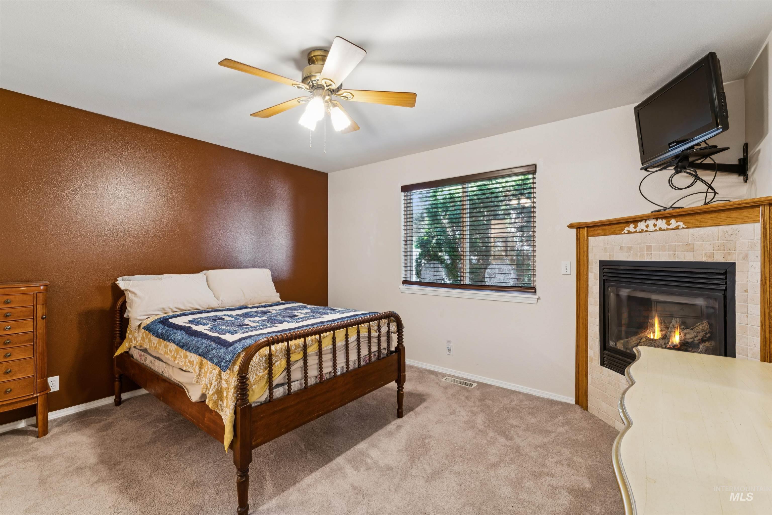 3079 N Ash Park Lane, Boise, Idaho 83704, 3 Bedrooms, 2 Bathrooms, Residential For Sale, Price $369,900, 98992945