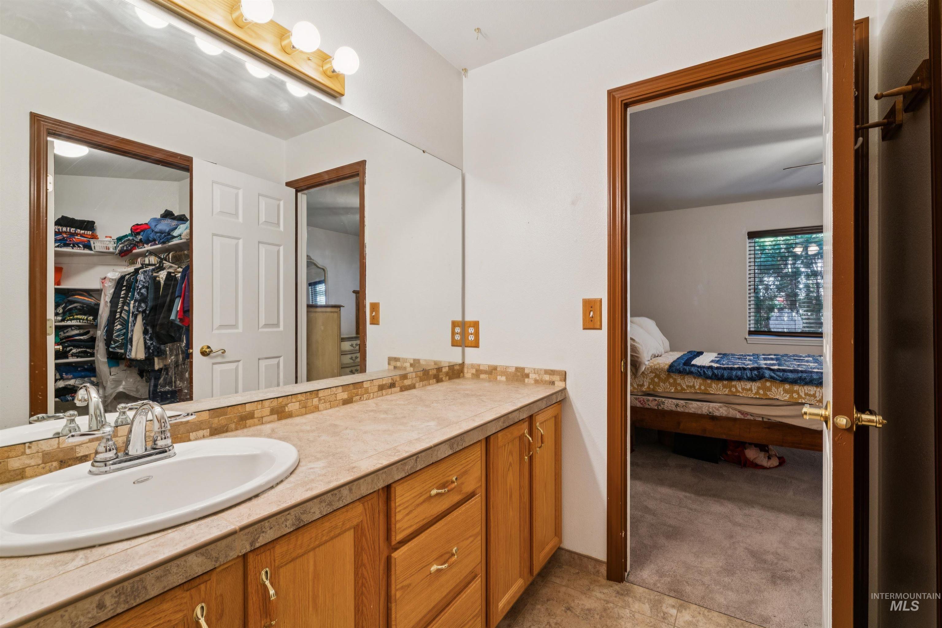 3079 N Ash Park Lane, Boise, Idaho 83704, 3 Bedrooms, 2 Bathrooms, Residential For Sale, Price $369,900, 98992945