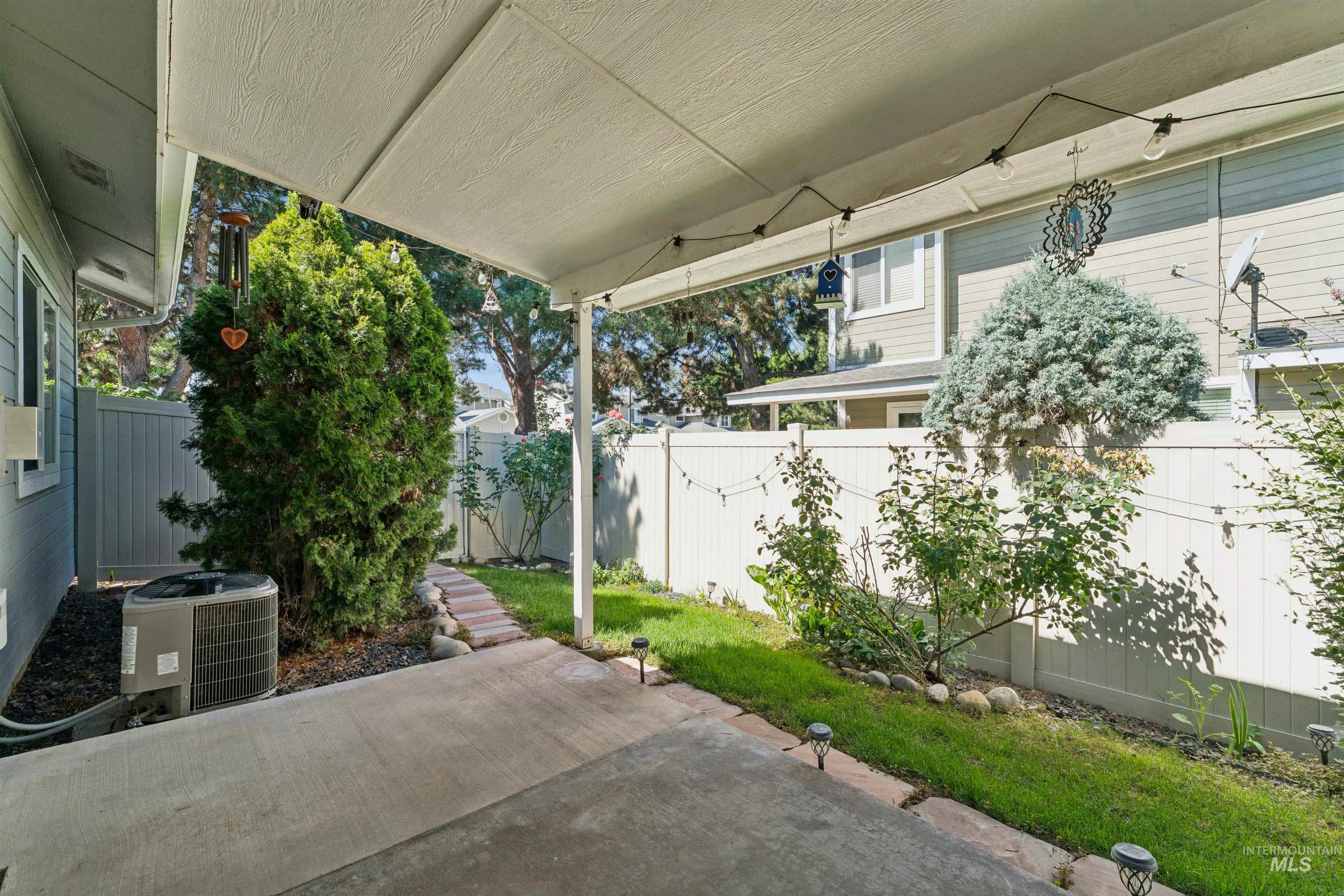 3079 N Ash Park Lane, Boise, Idaho 83704, 3 Bedrooms, 2 Bathrooms, Residential For Sale, Price $369,900, 98992945