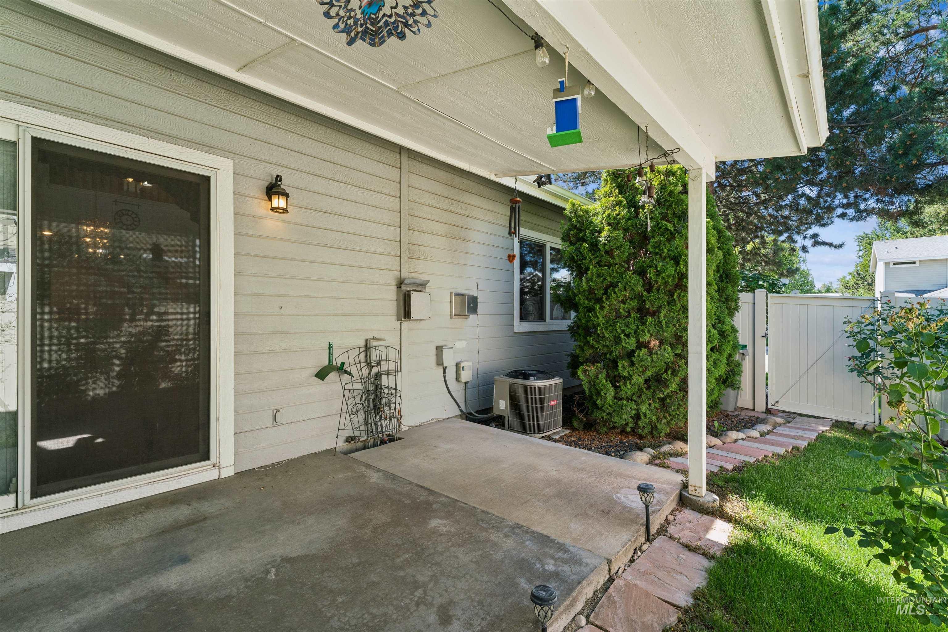 3079 N Ash Park Lane, Boise, Idaho 83704, 3 Bedrooms, 2 Bathrooms, Residential For Sale, Price $369,900, 98992945