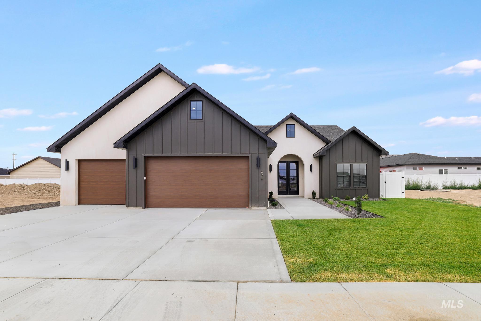 979 Siphon St, Twin Falls, Idaho 83301, 4 Bedrooms, 2.5 Bathrooms, Residential For Sale, Price $579,999,MLS 98992947
