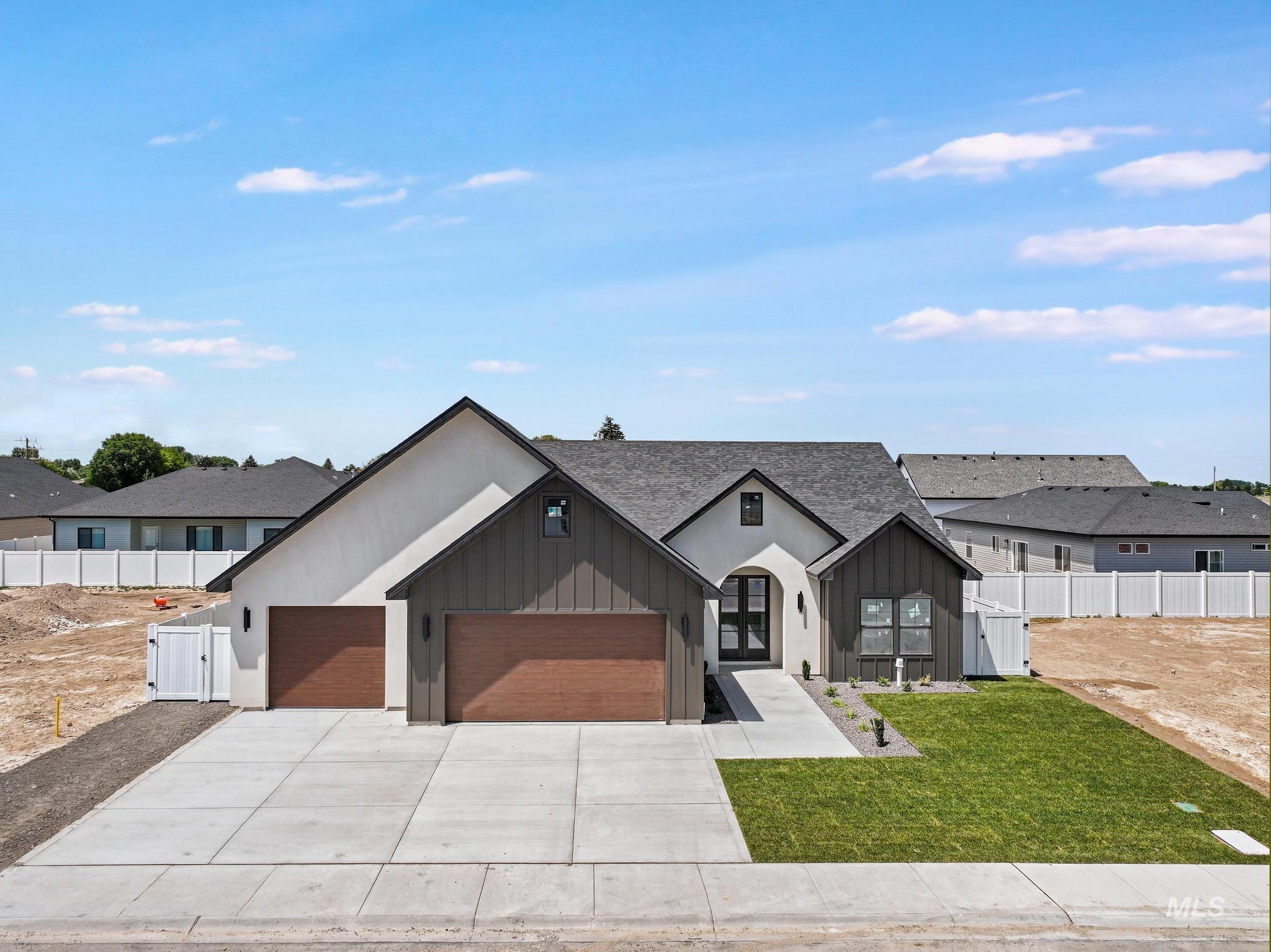 979 Siphon St, Twin Falls, Idaho 83301-7778, 4 Bedrooms, 2.5 Bathrooms, Residential For Sale, Price $579,999,MLS 98992947