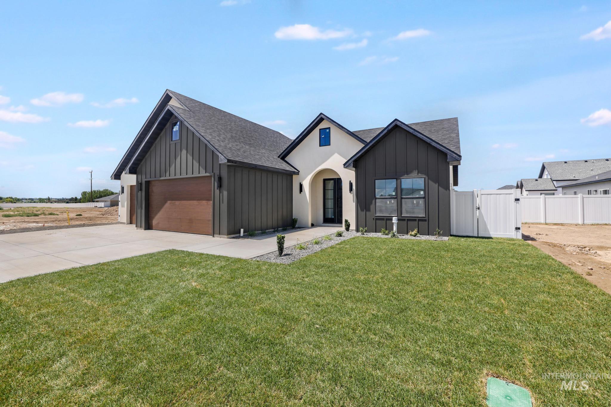 979 Siphon St, Twin Falls, Idaho 83301-7778, 4 Bedrooms, 2.5 Bathrooms, Residential For Sale, Price $579,999,MLS 98992947