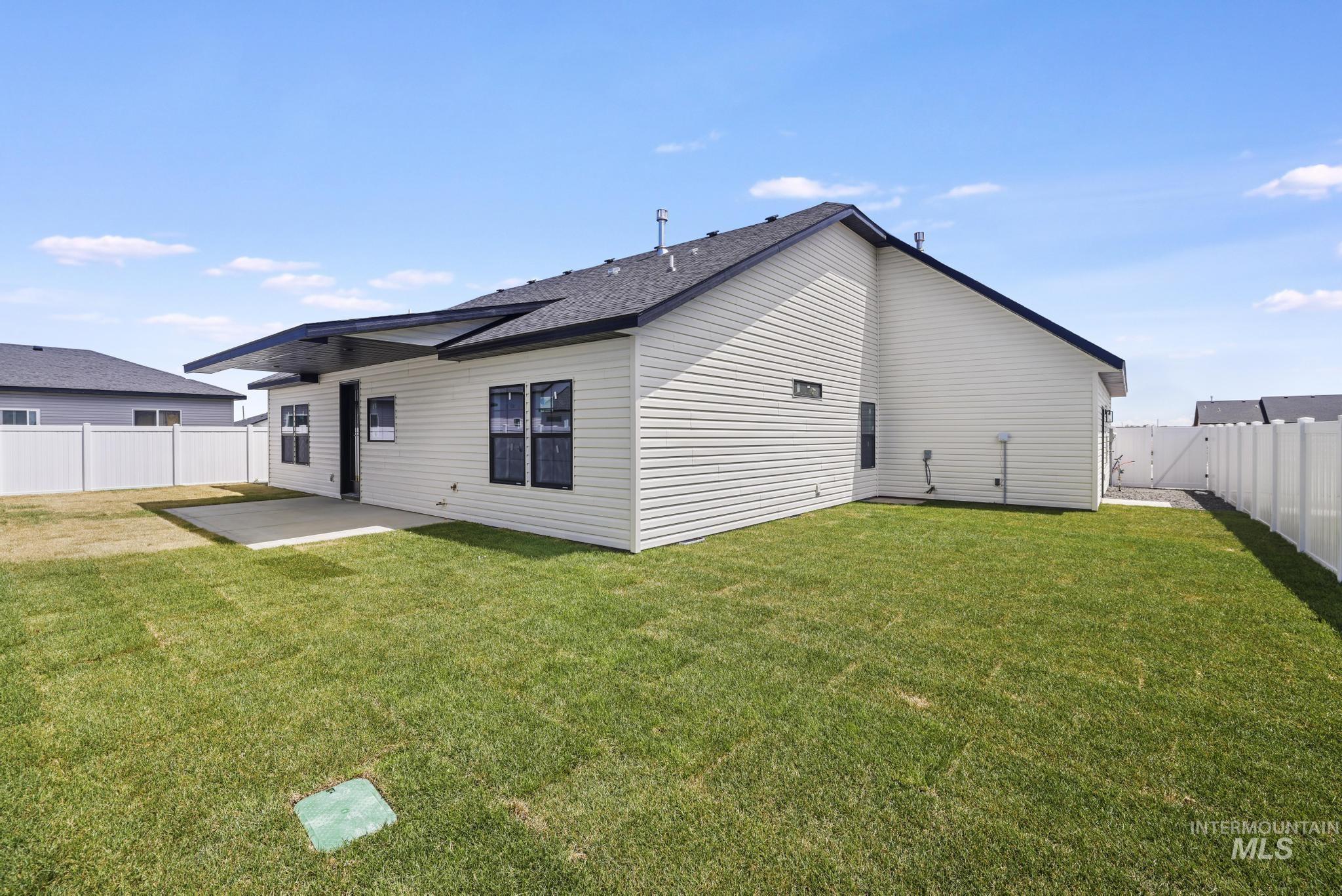 979 Siphon St, Twin Falls, Idaho 83301-7778, 4 Bedrooms, 2.5 Bathrooms, Residential For Sale, Price $579,999,MLS 98992947