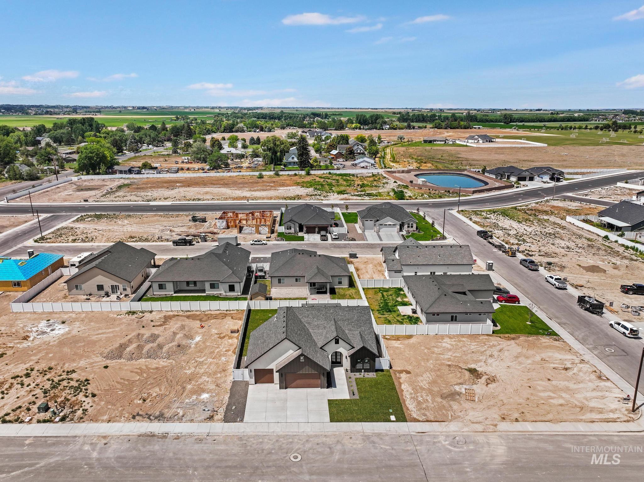 979 Siphon St, Twin Falls, Idaho 83301-7778, 4 Bedrooms, 2.5 Bathrooms, Residential For Sale, Price $579,999,MLS 98992947
