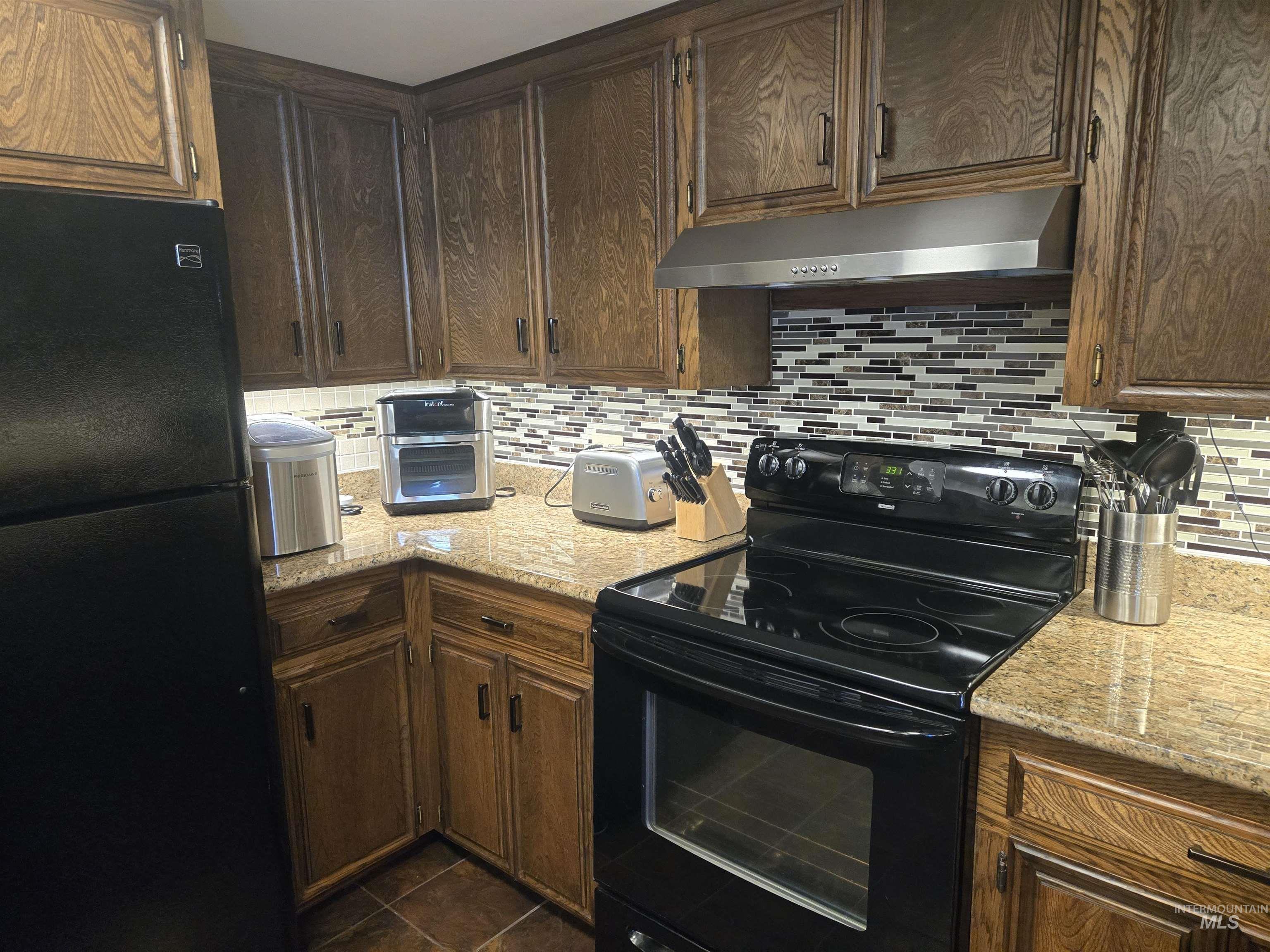 288 Shasta Circle, Orofino, Idaho 83544, 5 Bedrooms, 2 Bathrooms, Residential For Sale, Price $475,000, 98992948