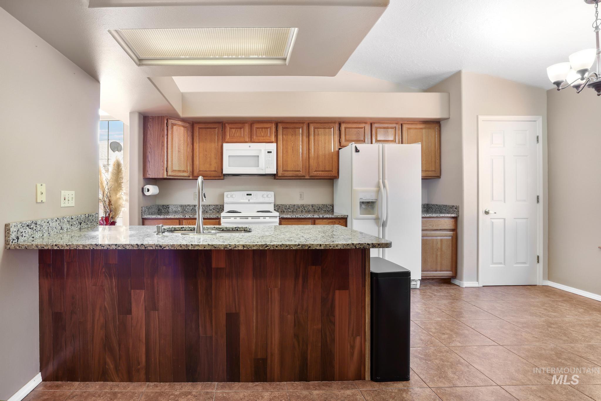 1003 Cypress Way, Twin Falls, Idaho 83301, 3 Bedrooms, 2 Bathrooms, Residential For Sale, Price $359,000,MLS 98992953