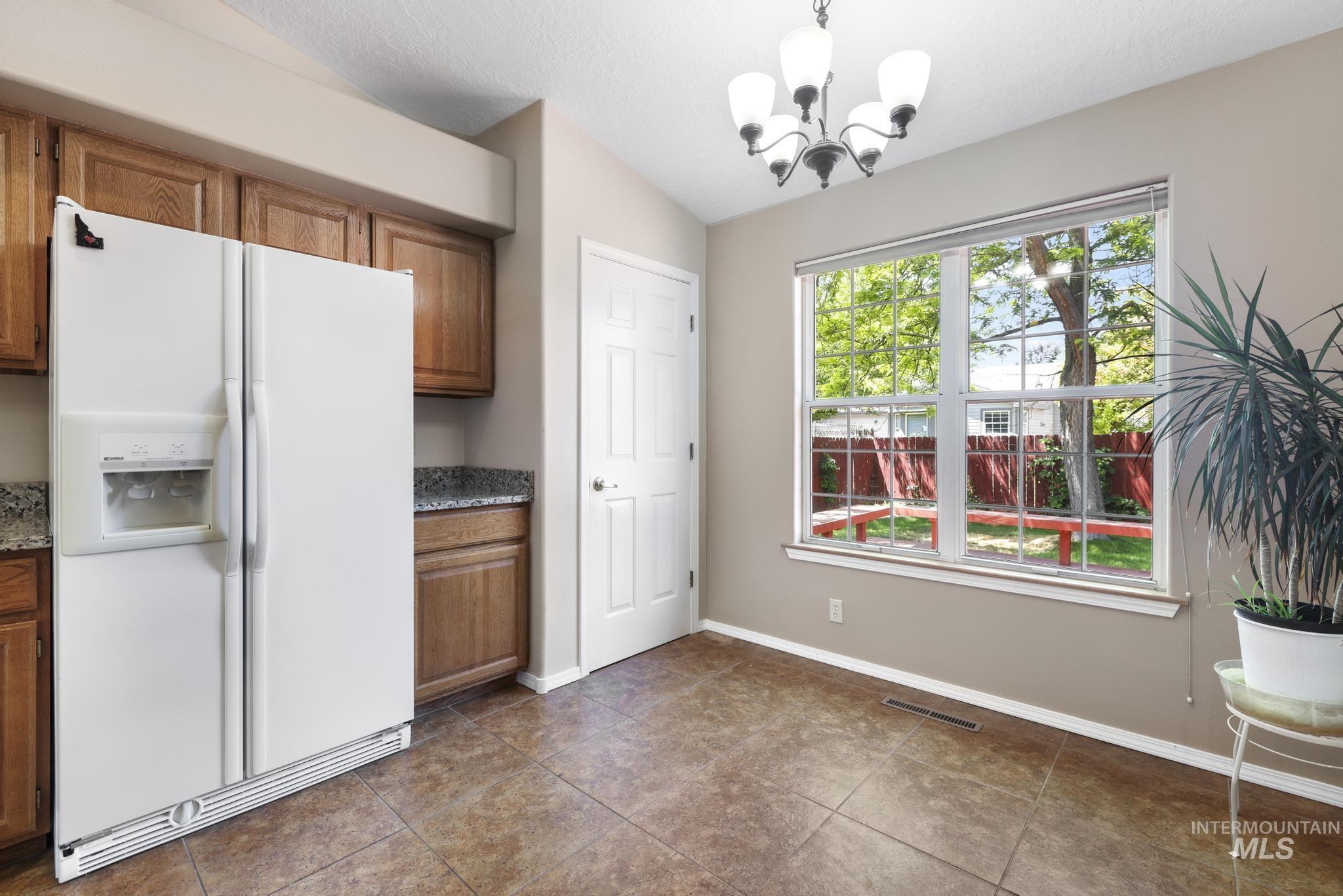 1003 Cypress Way, Twin Falls, Idaho 83301, 3 Bedrooms, 2 Bathrooms, Residential For Sale, Price $359,000,MLS 98992953