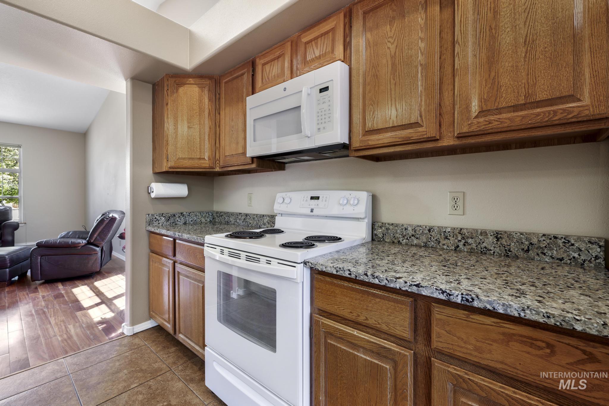 1003 Cypress Way, Twin Falls, Idaho 83301, 3 Bedrooms, 2 Bathrooms, Residential For Sale, Price $359,000,MLS 98992953