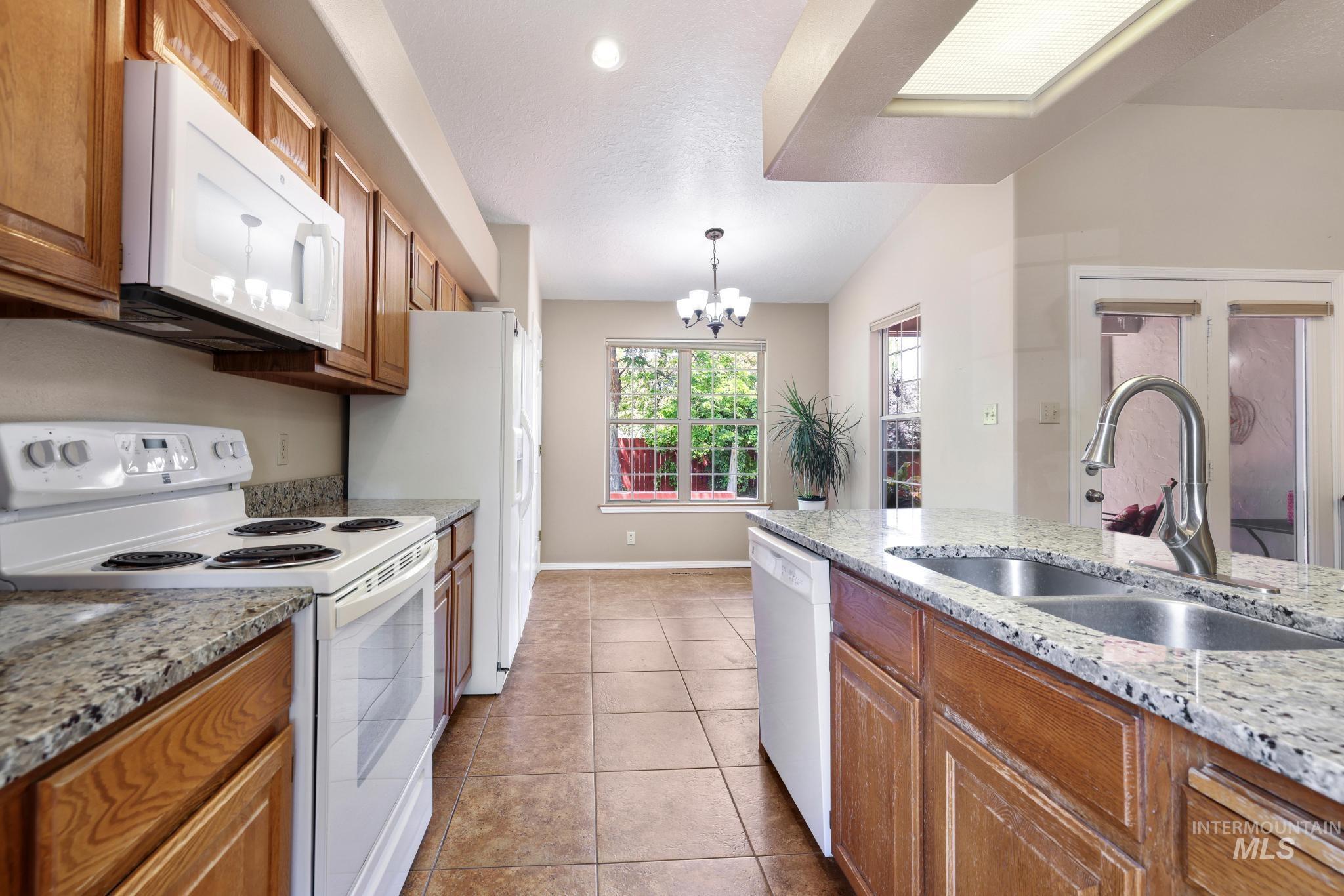 1003 Cypress Way, Twin Falls, Idaho 83301, 3 Bedrooms, 2 Bathrooms, Residential For Sale, Price $359,000,MLS 98992953