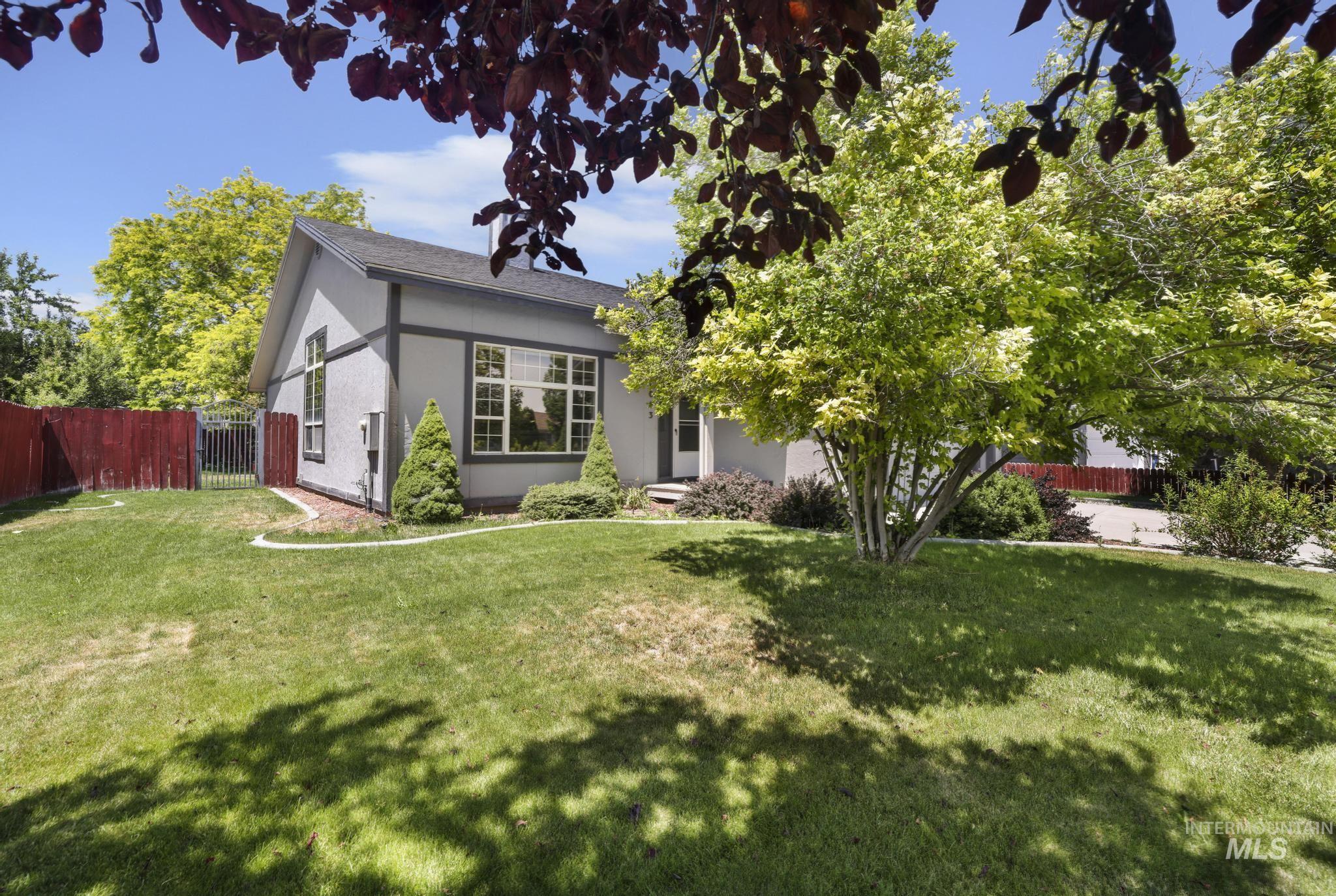 1003 Cypress Way, Twin Falls, Idaho 83301, 3 Bedrooms, 2 Bathrooms, Residential For Sale, Price $359,000,MLS 98992953