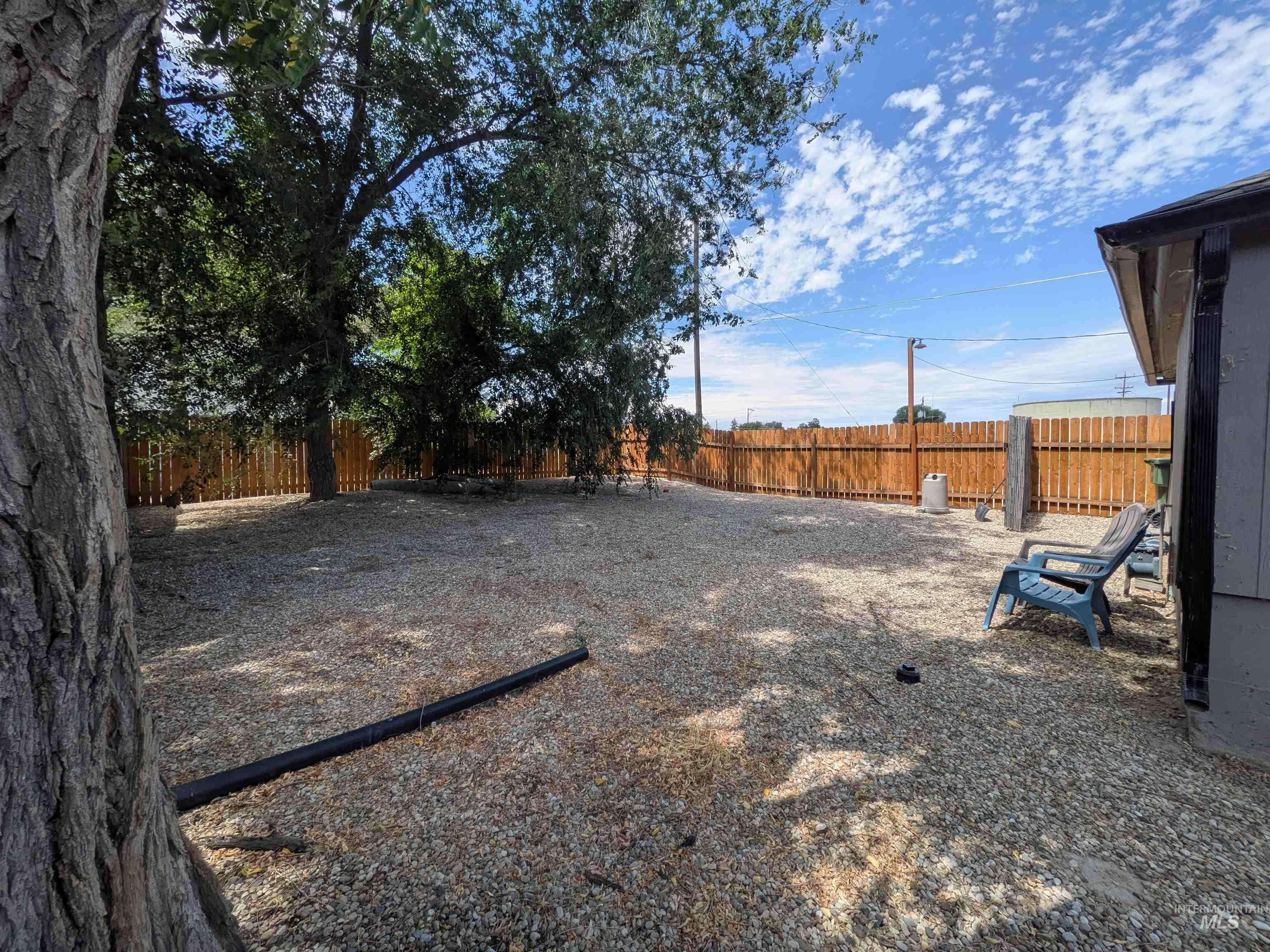615 SE 6th St, Ontario, Oregon 97914, 3 Bedrooms, 1 Bathroom, Residential For Sale, Price $250,000, 98992954