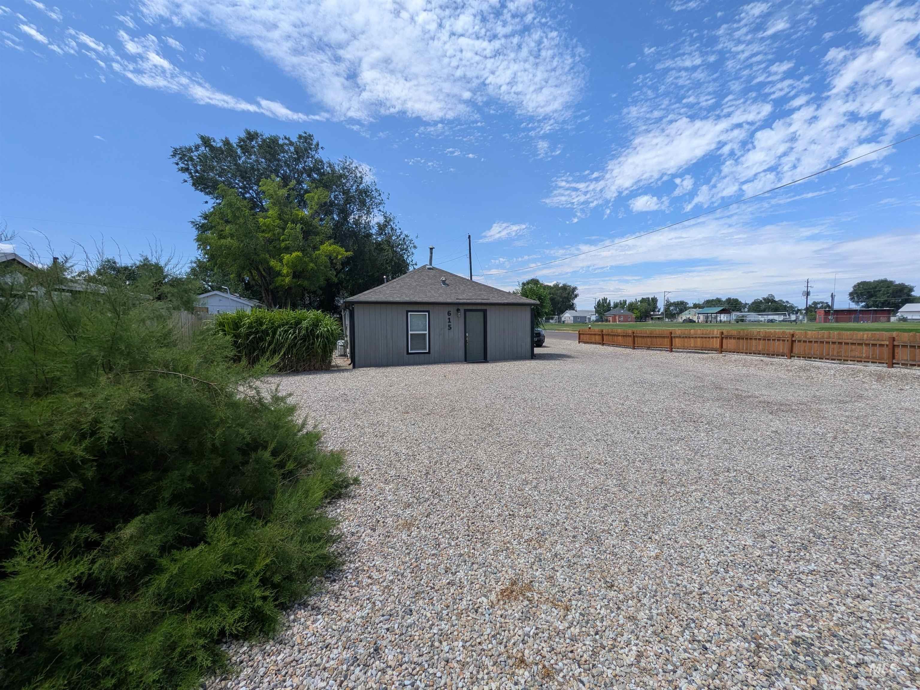 615 SE 6th St, Ontario, Oregon 97914, 3 Bedrooms, 1 Bathroom, Residential For Sale, Price $250,000, 98992954