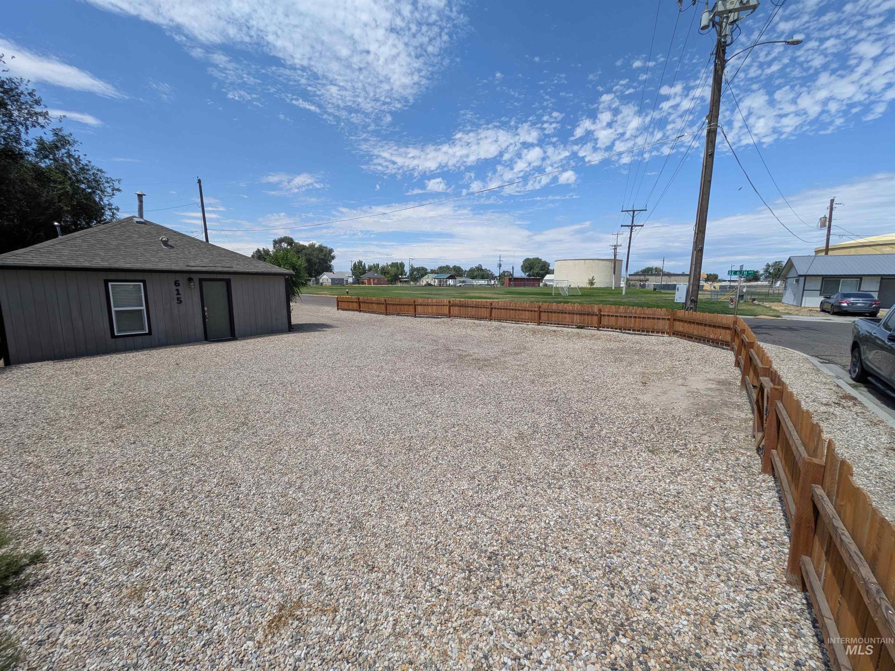 615 SE 6th St, Ontario, Oregon 97914, 3 Bedrooms, 1 Bathroom, Residential For Sale, Price $250,000, 98992954