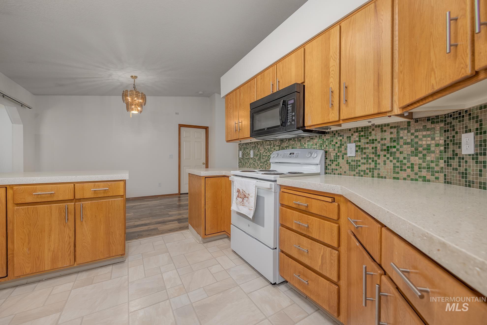 1100 Burnett Dr., No. 409, Nampa, Idaho 83651, 3 Bedrooms, 2 Bathrooms, Residential For Sale, Price $337,500, 98992956