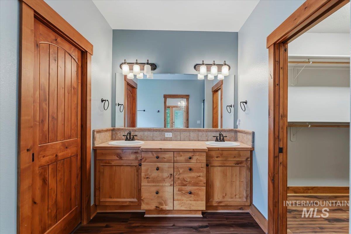 5780 N Bergman Ave, Meridian, Idaho 83646-3895, 3 Bedrooms, 3 Bathrooms, Residential For Sale, Price $767,000,MLS 98992960