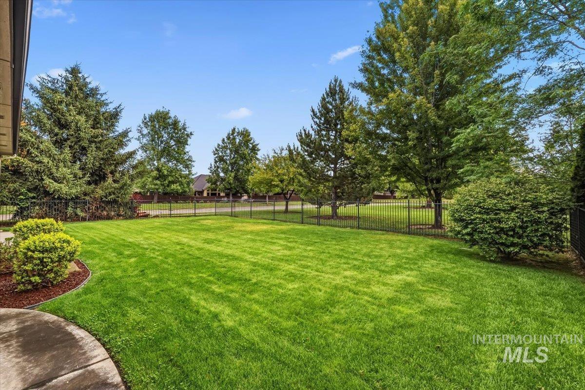 5780 N Bergman Ave, Meridian, Idaho 83646-3895, 3 Bedrooms, 3 Bathrooms, Residential For Sale, Price $767,000,MLS 98992960
