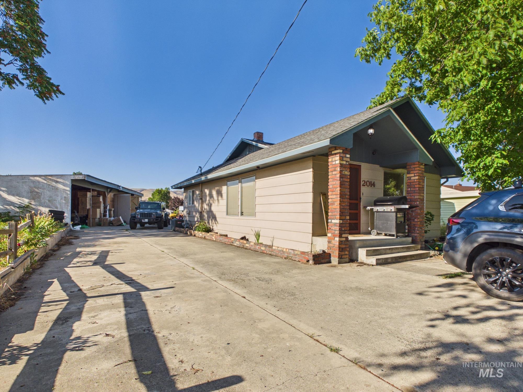 2014 2nd Avenue, Clarkston, Washington 99403, 3 Bedrooms, 2 Bathrooms, Residential For Sale, Price $349,900, 98992961