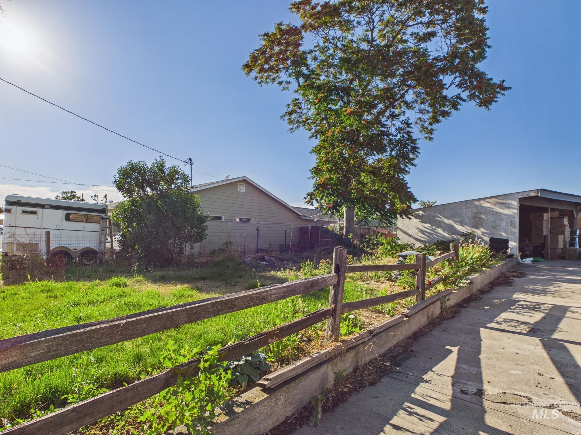2014 2nd Avenue, Clarkston, Washington 99403, 3 Bedrooms, 2 Bathrooms, Residential For Sale, Price $349,900, 98992961