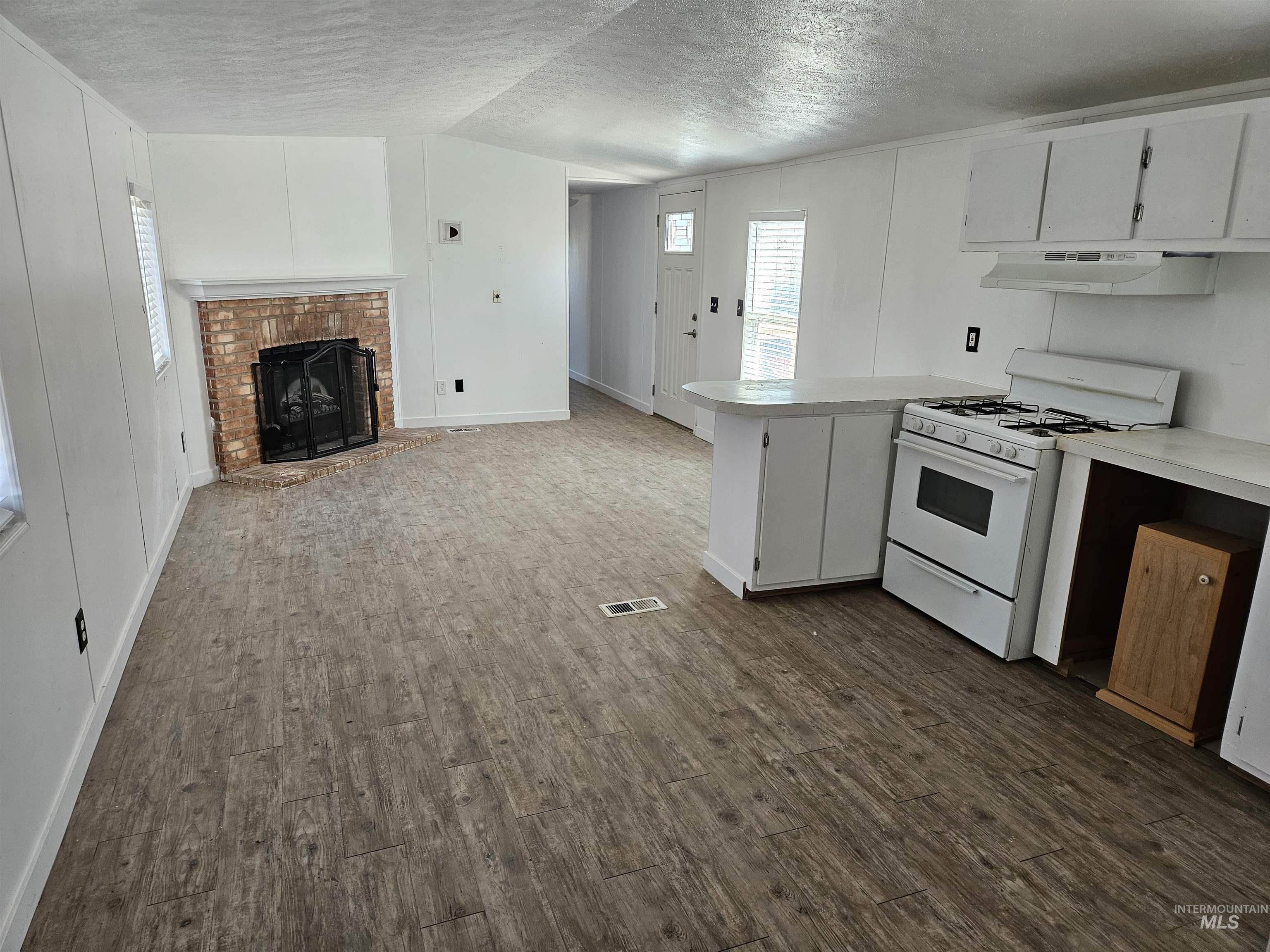 3059 Garden Pl, American Falls, Idaho 83211-5422, 3 Bedrooms, 2 Bathrooms, Residential For Sale, Price $238,888, 98992967