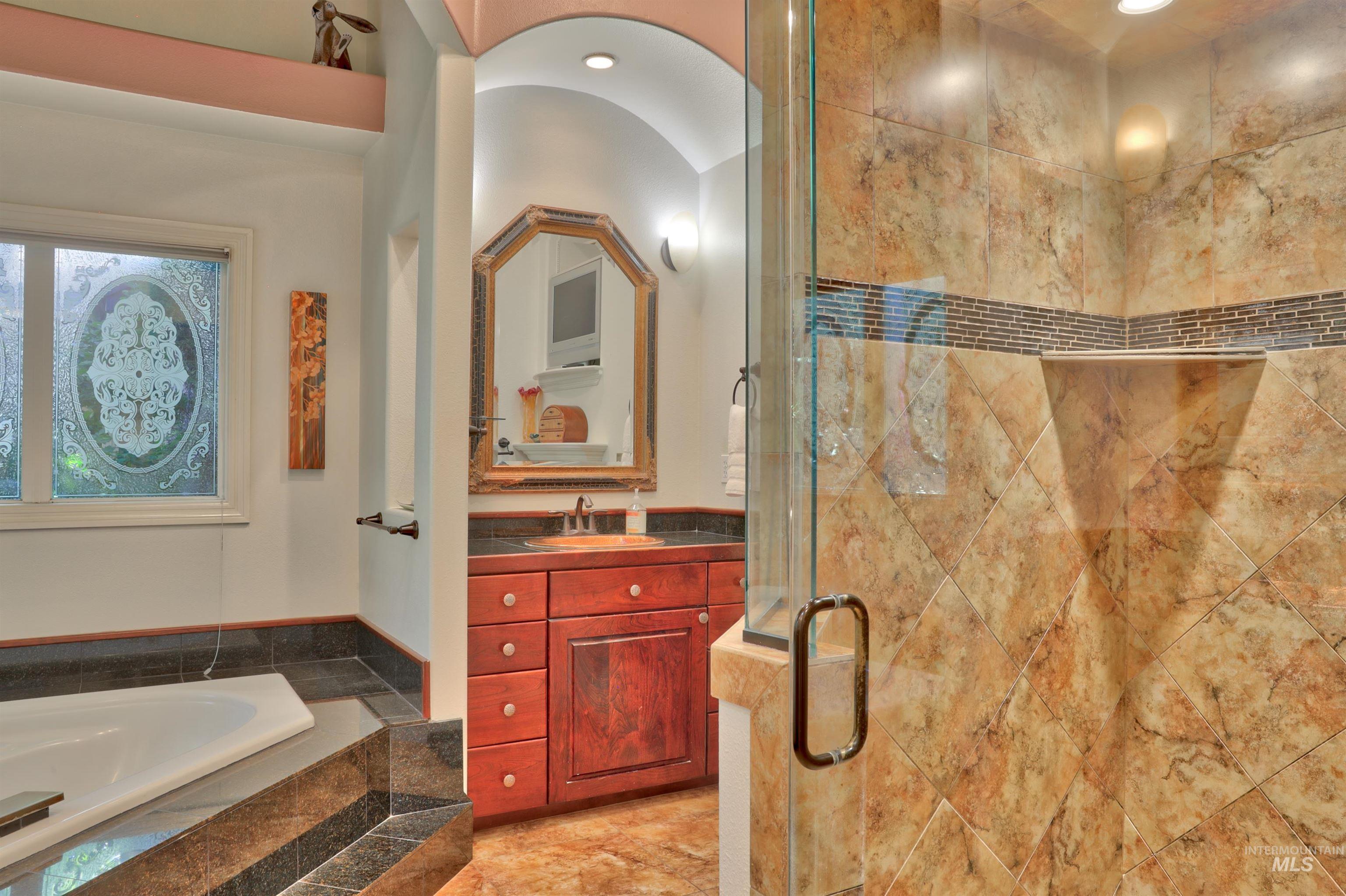 8657 W Creekrun Way, Boise, Idaho 83714, 4 Bedrooms, 3.5 Bathrooms, Residential For Sale, Price $1,175,000, 98992969