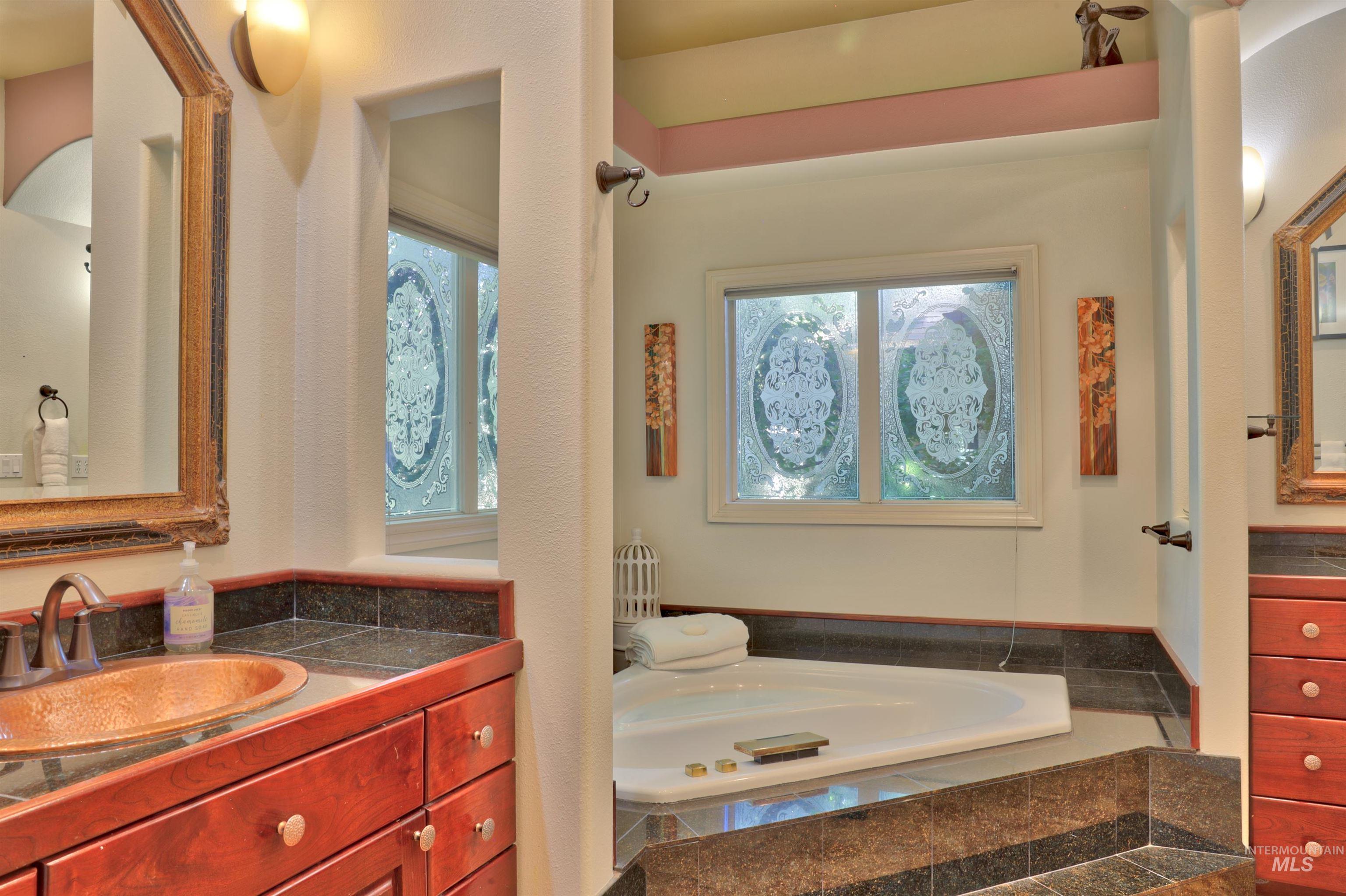 8657 W Creekrun Way, Boise, Idaho 83714, 4 Bedrooms, 3.5 Bathrooms, Residential For Sale, Price $1,175,000, 98992969