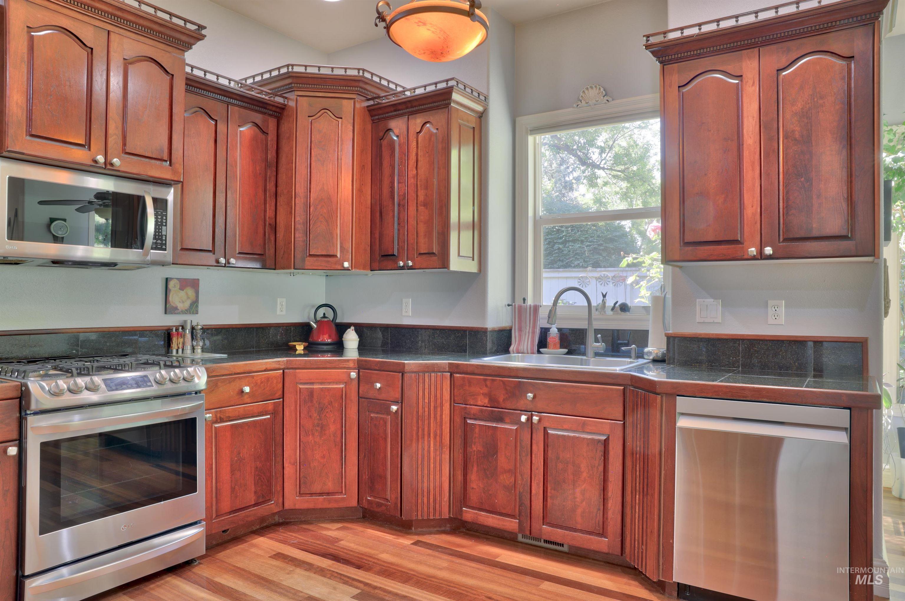 8657 W Creekrun Way, Boise, Idaho 83714, 4 Bedrooms, 3.5 Bathrooms, Residential For Sale, Price $1,175,000, 98992969