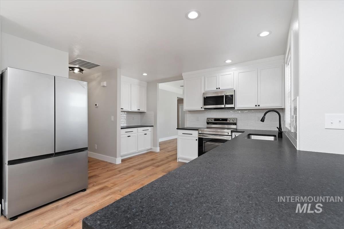 291 S Neskowin Way, Eagle, Idaho 83616, 3 Bedrooms, 2 Bathrooms, Residential For Sale, Price $524,900,MLS 98992970