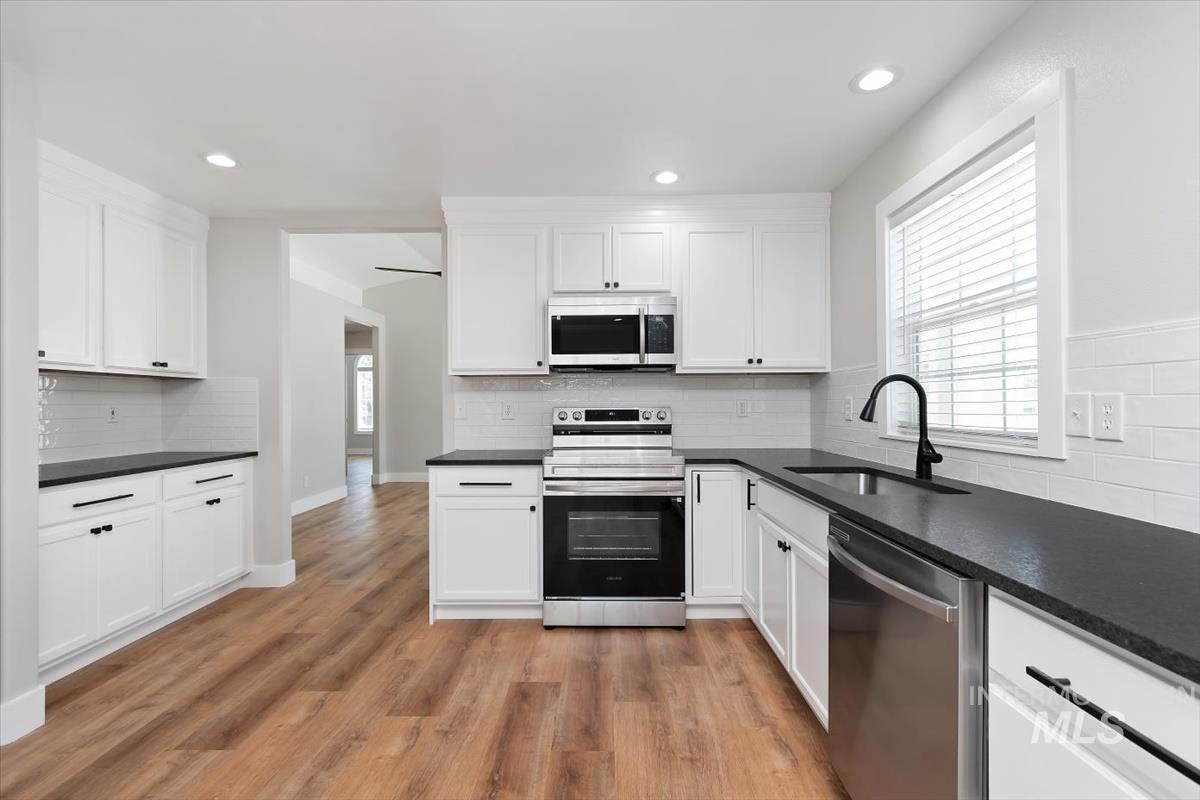 291 S Neskowin Way, Eagle, Idaho 83616, 3 Bedrooms, 2 Bathrooms, Residential For Sale, Price $524,900,MLS 98992970