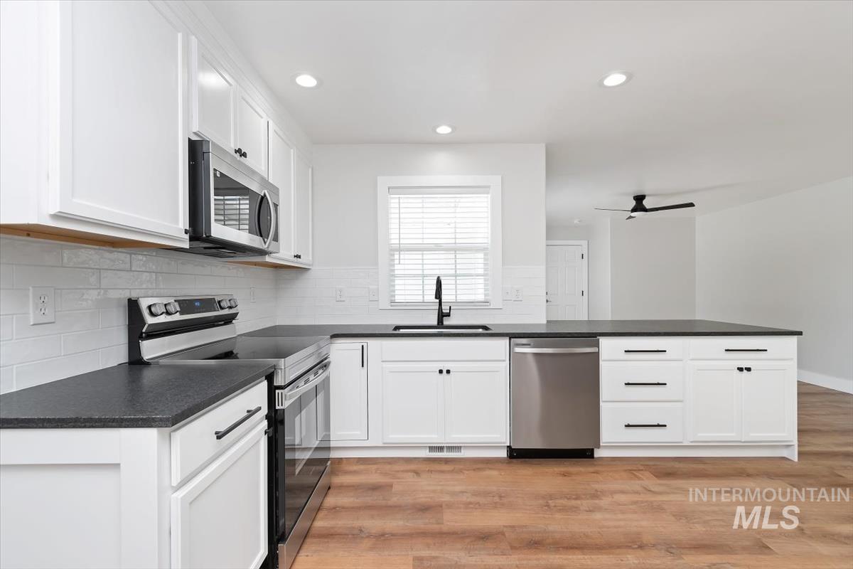 291 S Neskowin Way, Eagle, Idaho 83616, 3 Bedrooms, 2 Bathrooms, Residential For Sale, Price $524,900,MLS 98992970