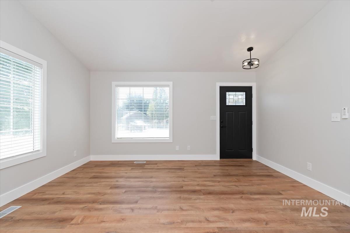 291 S Neskowin Way, Eagle, Idaho 83616, 3 Bedrooms, 2 Bathrooms, Residential For Sale, Price $524,900,MLS 98992970