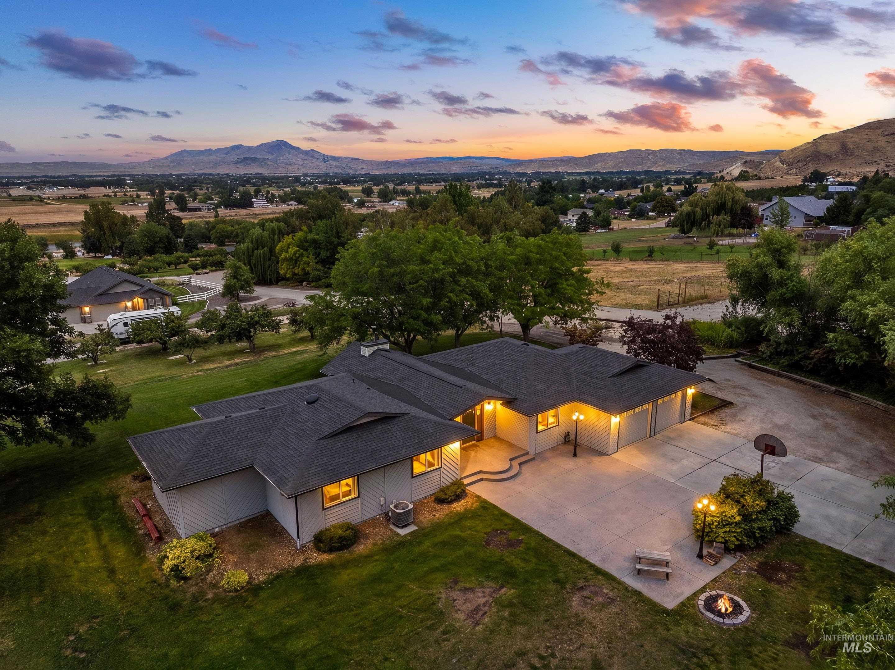 4501 Marvel Lane, Emmett, Idaho 83617-0000, 4 Bedrooms, 2.5 Bathrooms, Residential For Sale, Price $650,000,MLS 98992971