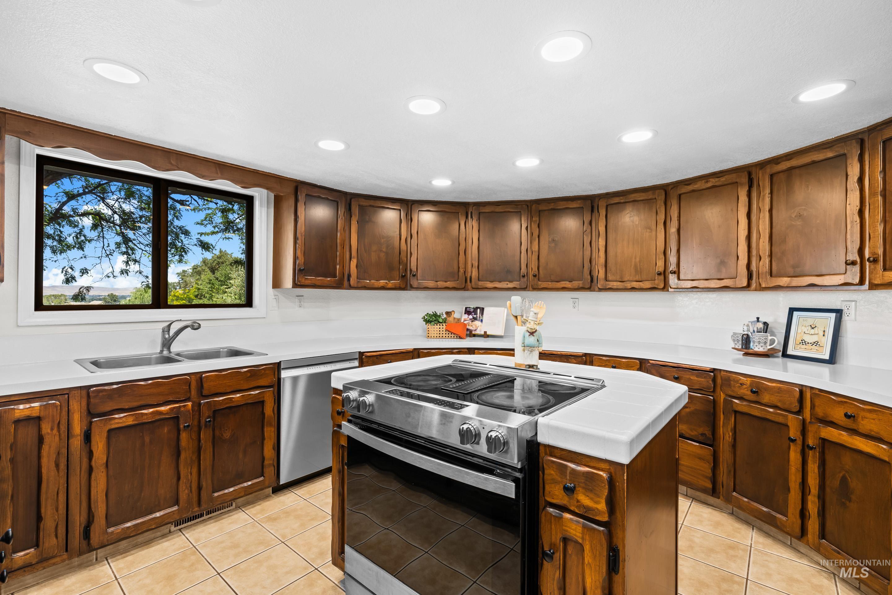 4501 Marvel Lane, Emmett, Idaho 83617-0000, 4 Bedrooms, 2.5 Bathrooms, Residential For Sale, Price $650,000,MLS 98992971