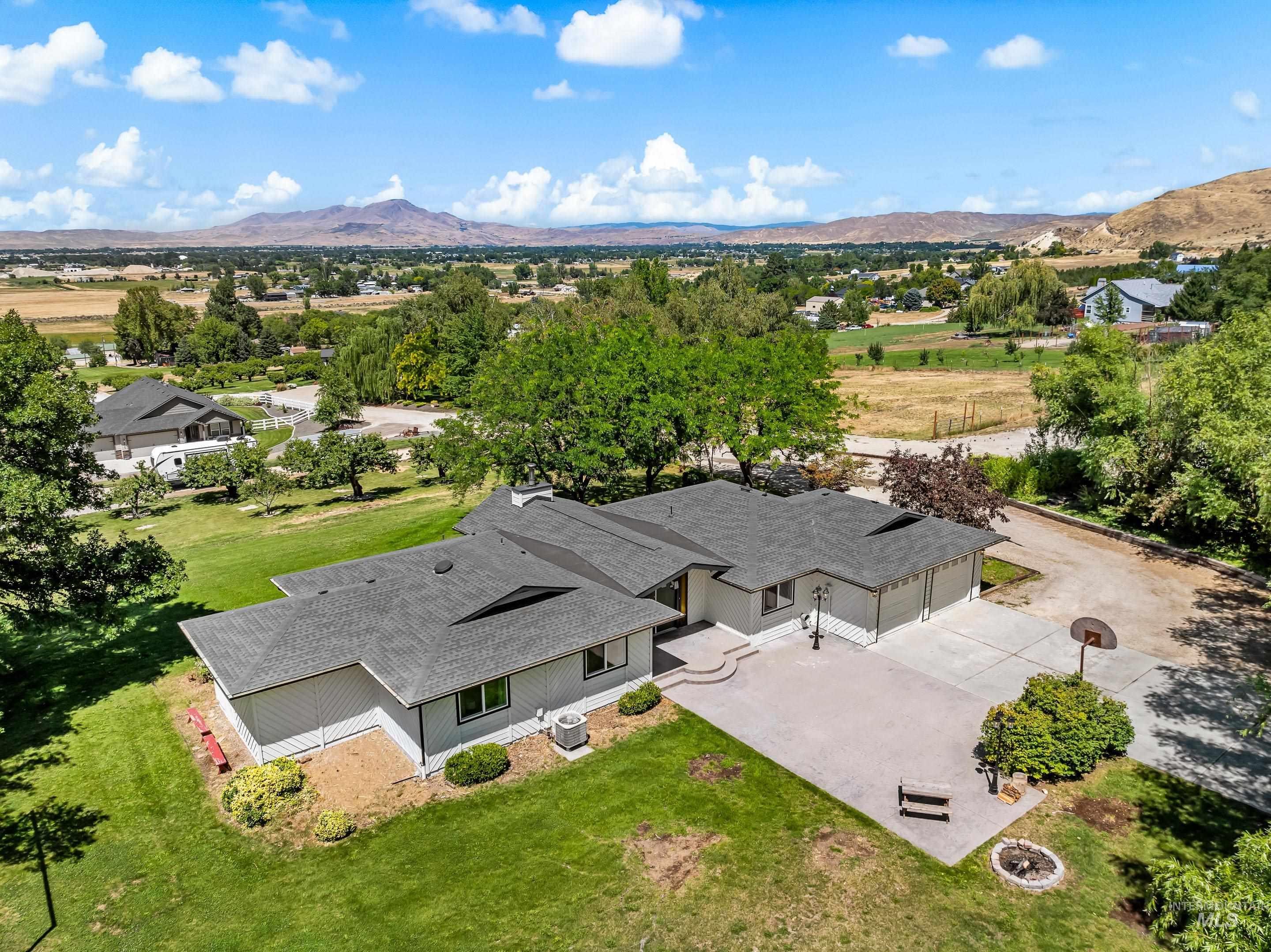 4501 Marvel Lane, Emmett, Idaho 83617-0000, 4 Bedrooms, 2.5 Bathrooms, Residential For Sale, Price $650,000,MLS 98992971