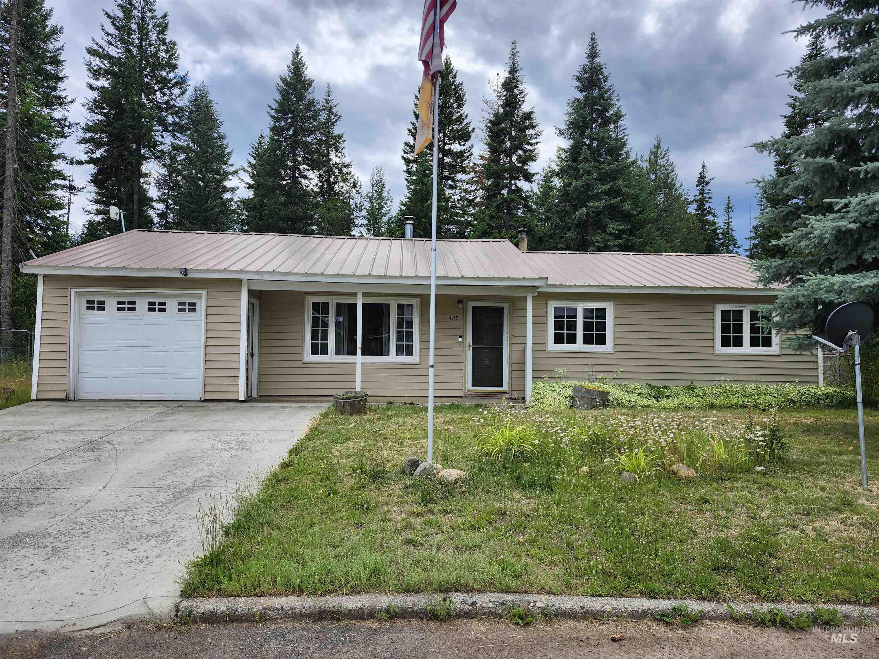 425 Cedar Dr, Pierce, Idaho 83546, 3 Bedrooms, 1 Bathroom, Residential For Sale, Price $206,000, 98992973