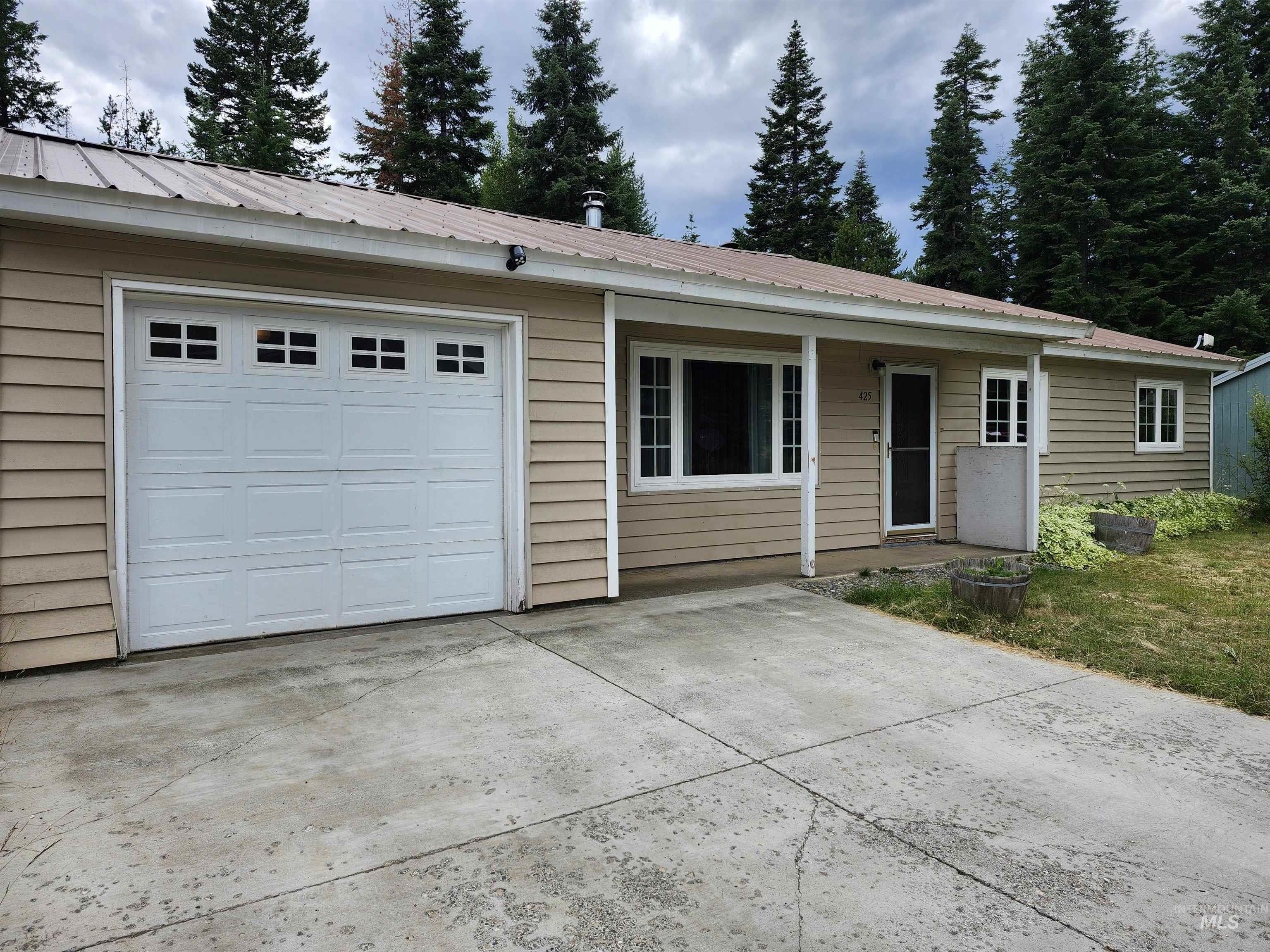 425 Cedar Dr, Pierce, Idaho 83546, 3 Bedrooms, 1 Bathroom, Residential For Sale, Price $206,000, 98992973