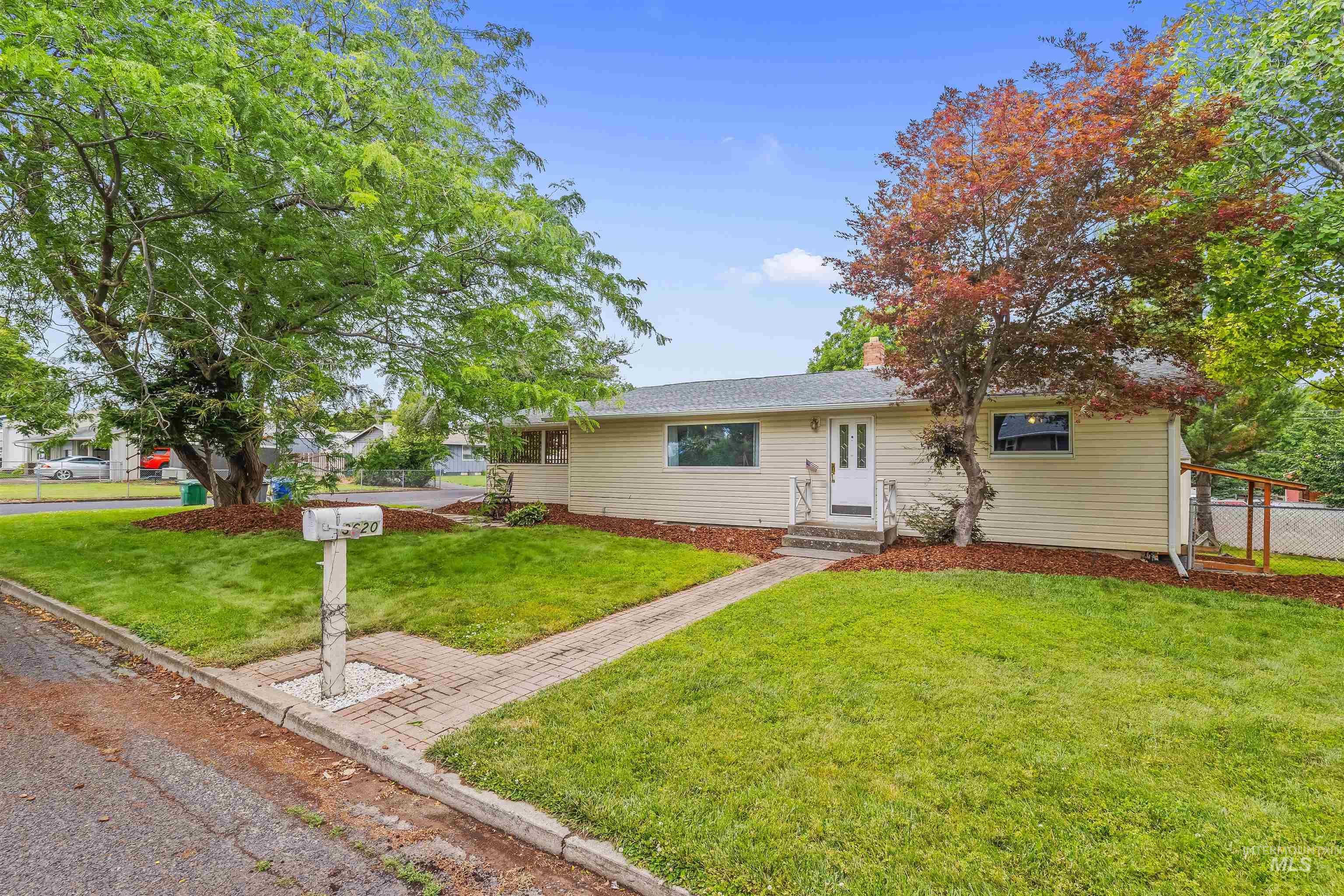 3620 18th Street C, Lewiston, Idaho 83501, 3 Bedrooms, 1.5 Bathrooms, Residential For Sale, Price $375,000,MLS 98992974