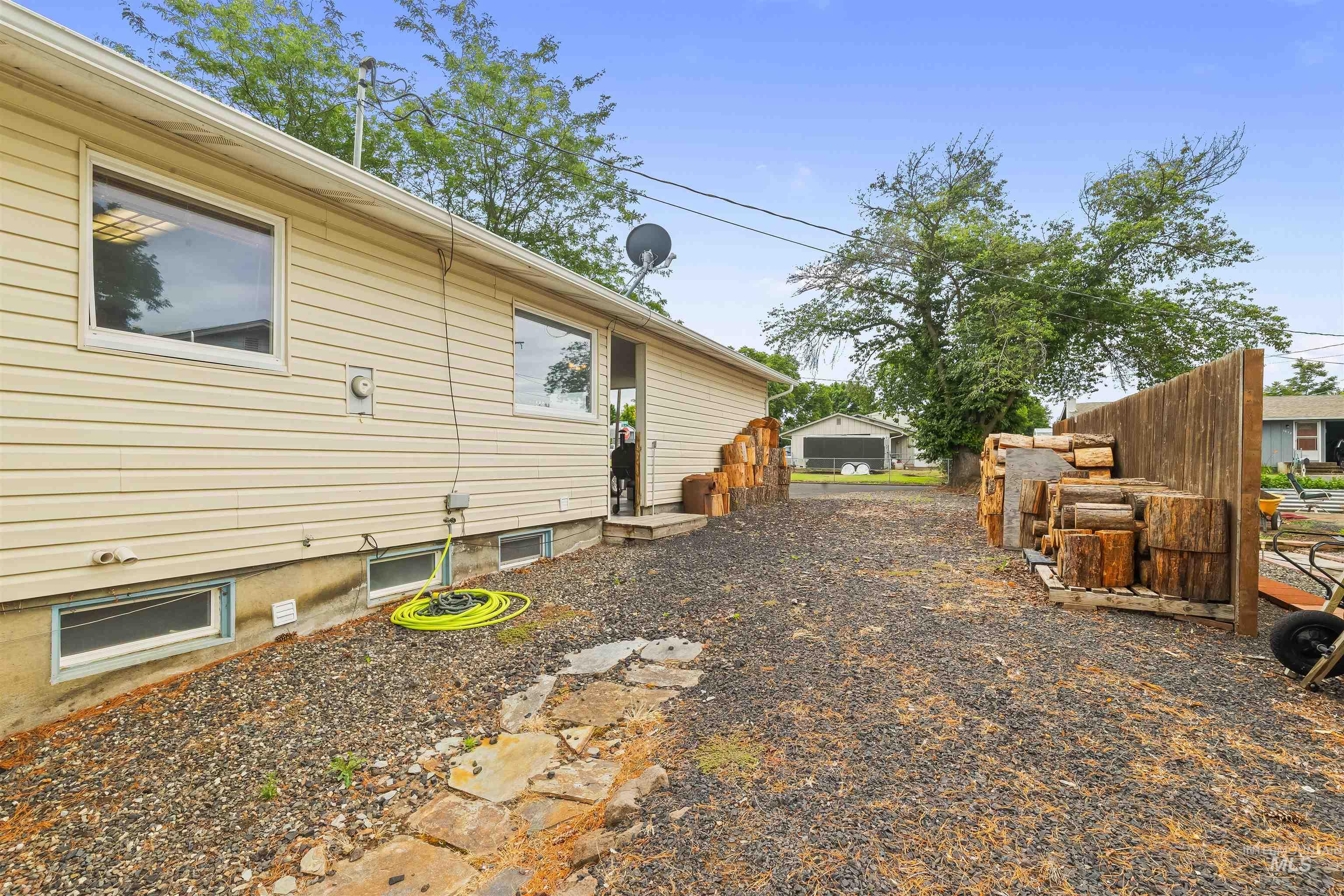 3620 18th Street C, Lewiston, Idaho 83501, 3 Bedrooms, 1.5 Bathrooms, Residential For Sale, Price $375,000,MLS 98992974