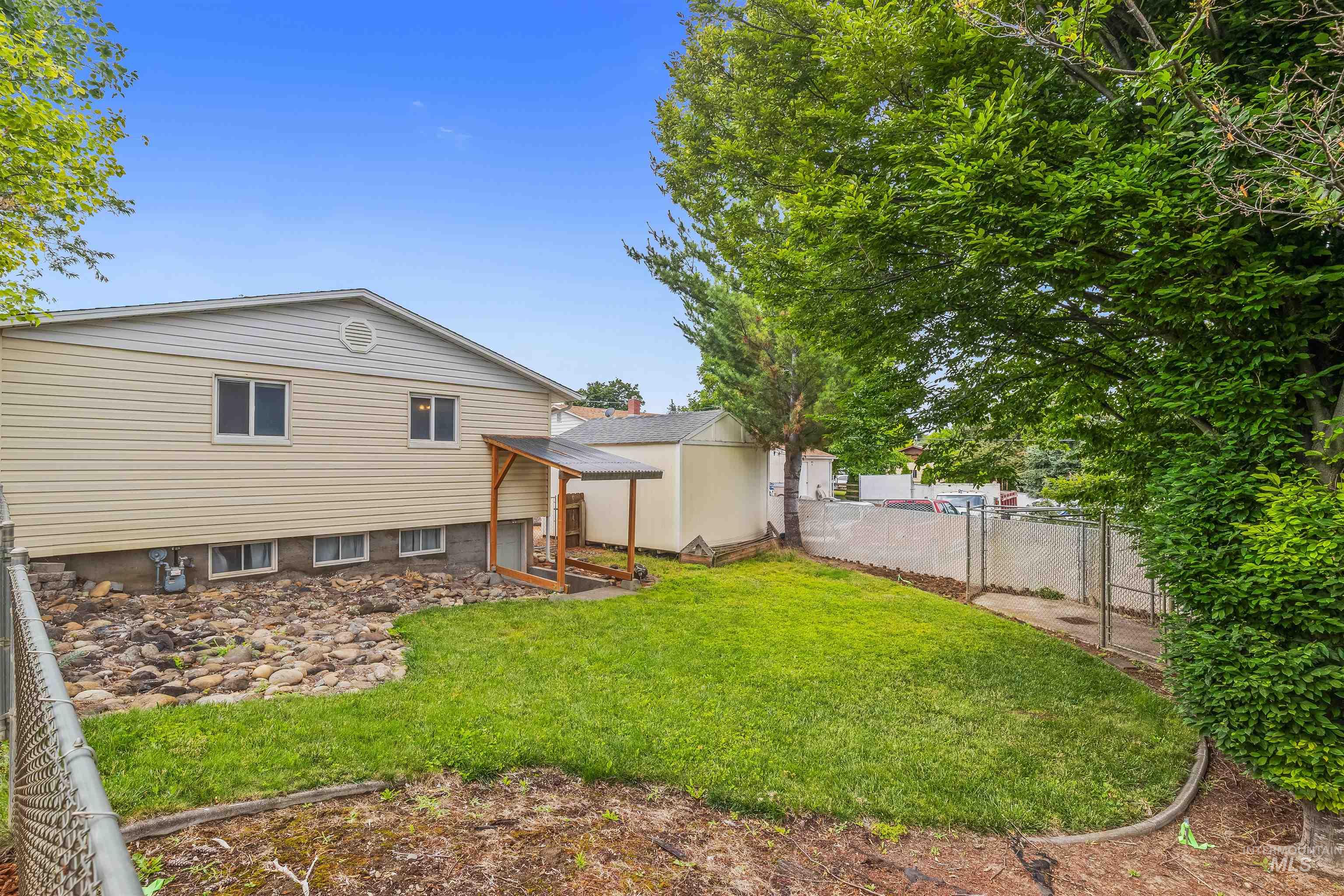 3620 18th Street C, Lewiston, Idaho 83501, 3 Bedrooms, 1.5 Bathrooms, Residential For Sale, Price $375,000,MLS 98992974