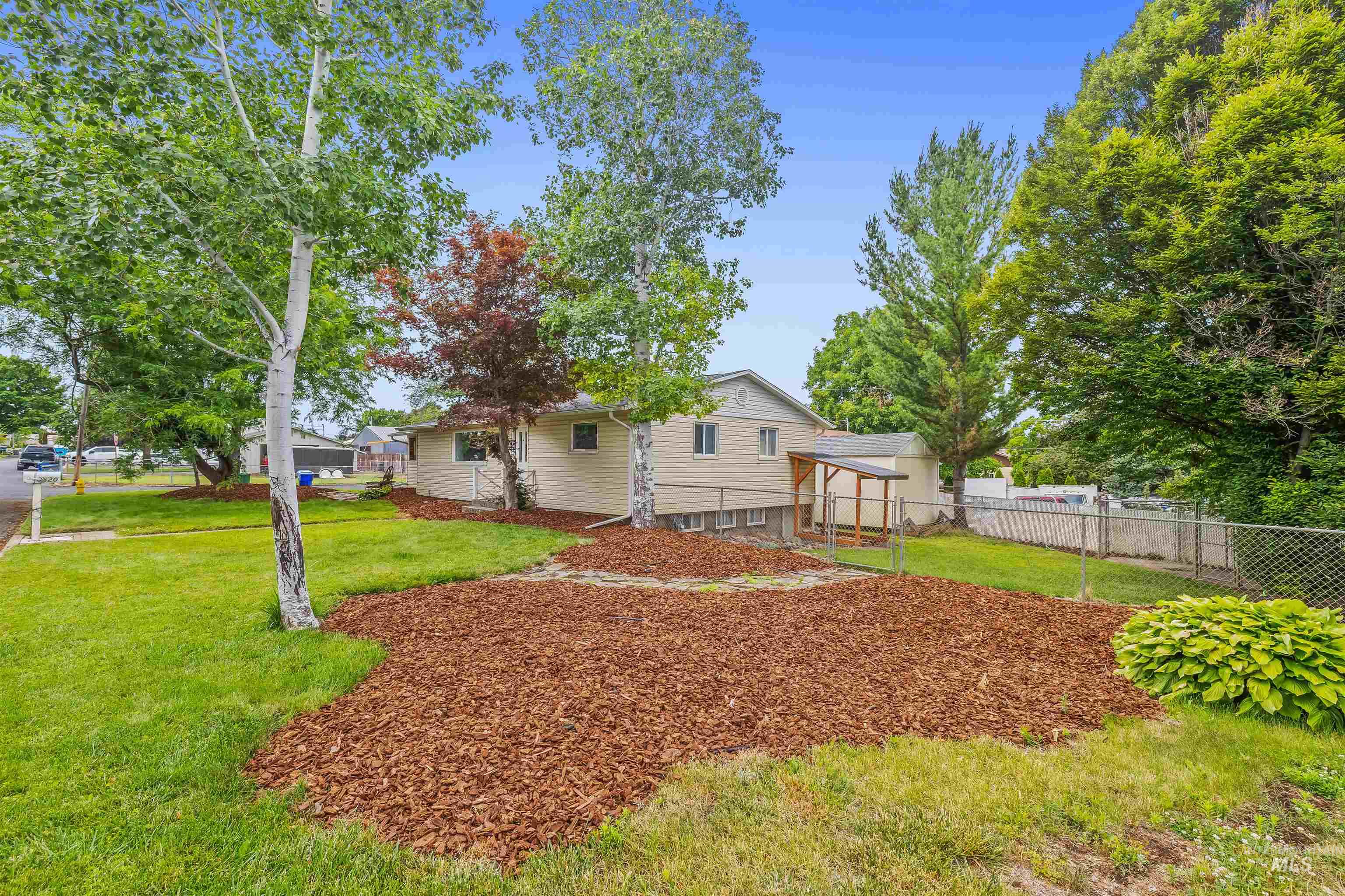 3620 18th Street C, Lewiston, Idaho 83501, 3 Bedrooms, 1.5 Bathrooms, Residential For Sale, Price $375,000,MLS 98992974