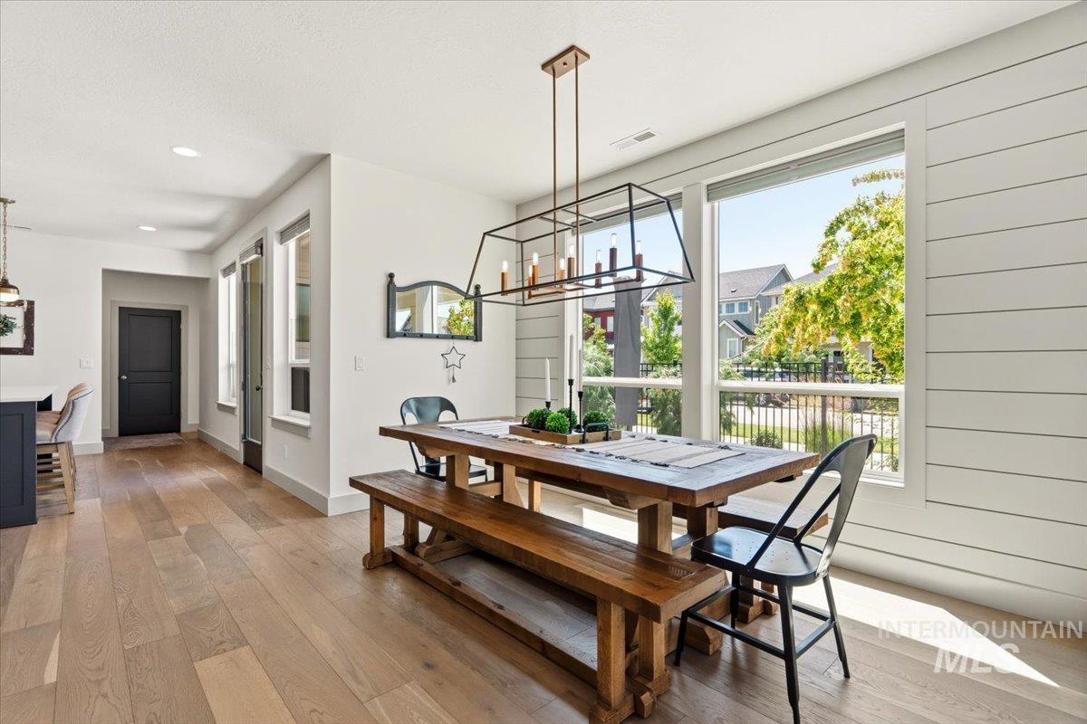 3794 S Single Tree Ave, Boise, Idaho 83716, 4 Bedrooms, 2.5 Bathrooms, Residential For Sale, Price $825,000,MLS 98992980